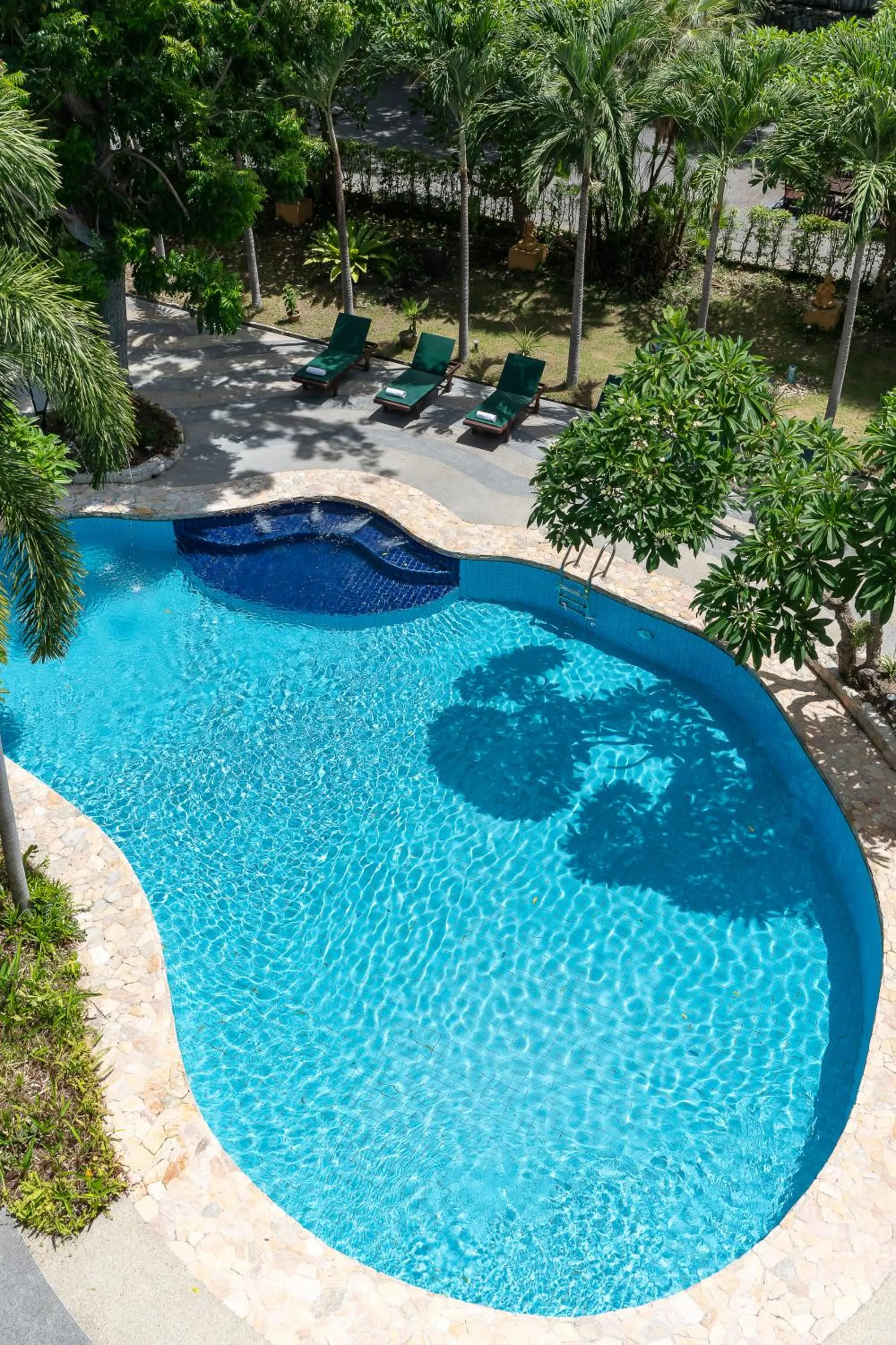 Swimming pool in Bella Villa Pattaya 3rd Road