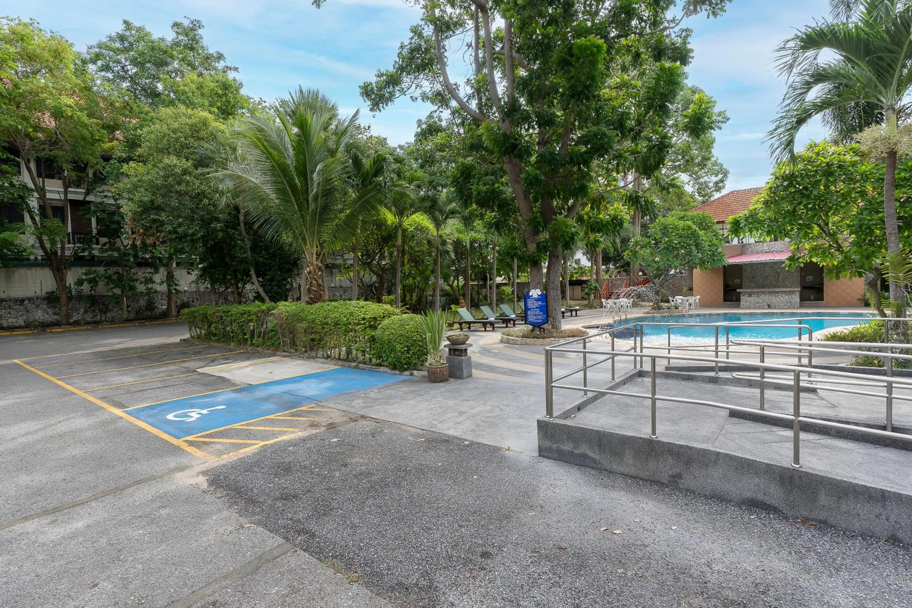 Parking in Bella Villa Pattaya 3rd Road