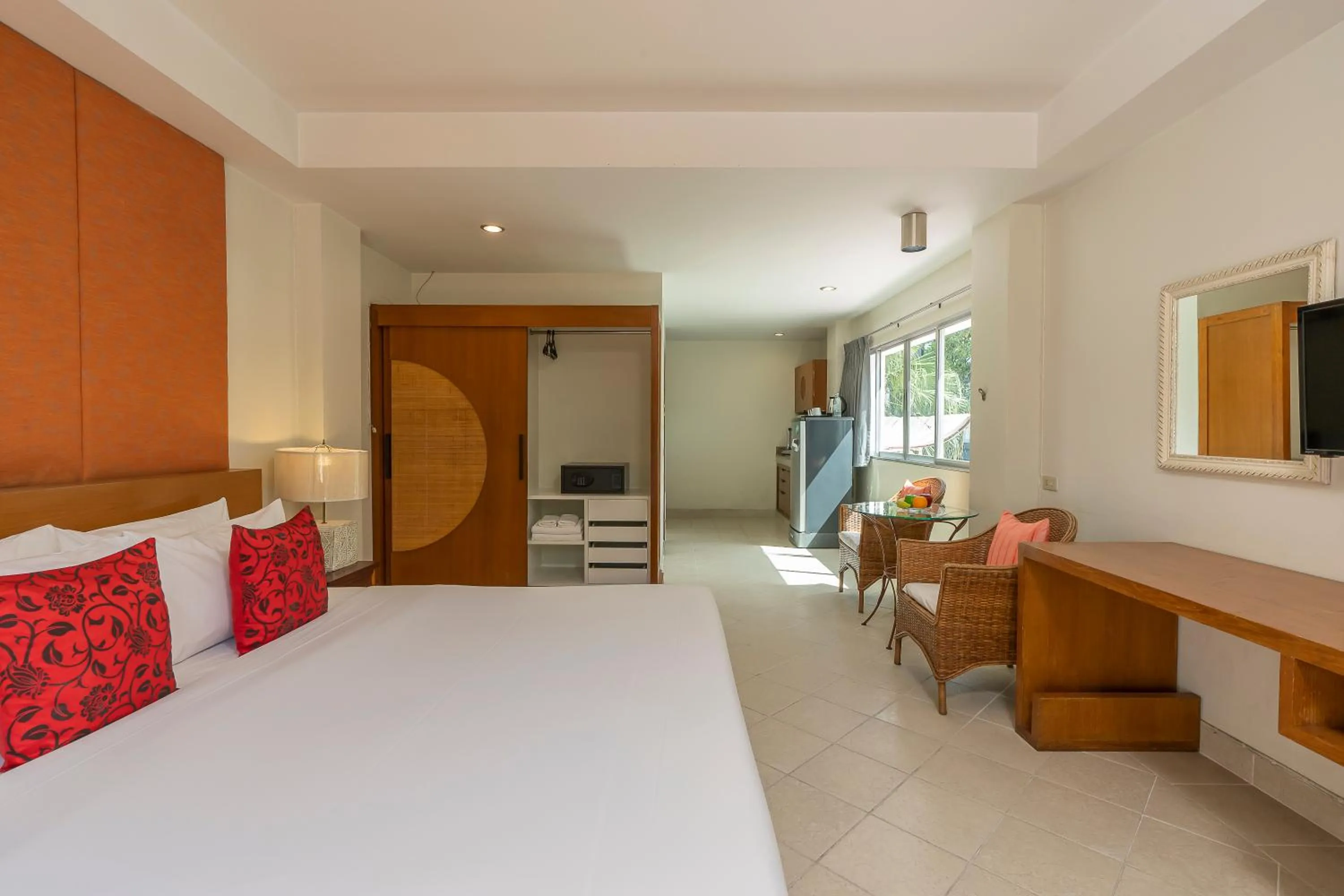 Seating area, Bed in Bella Villa Pattaya 3rd Road