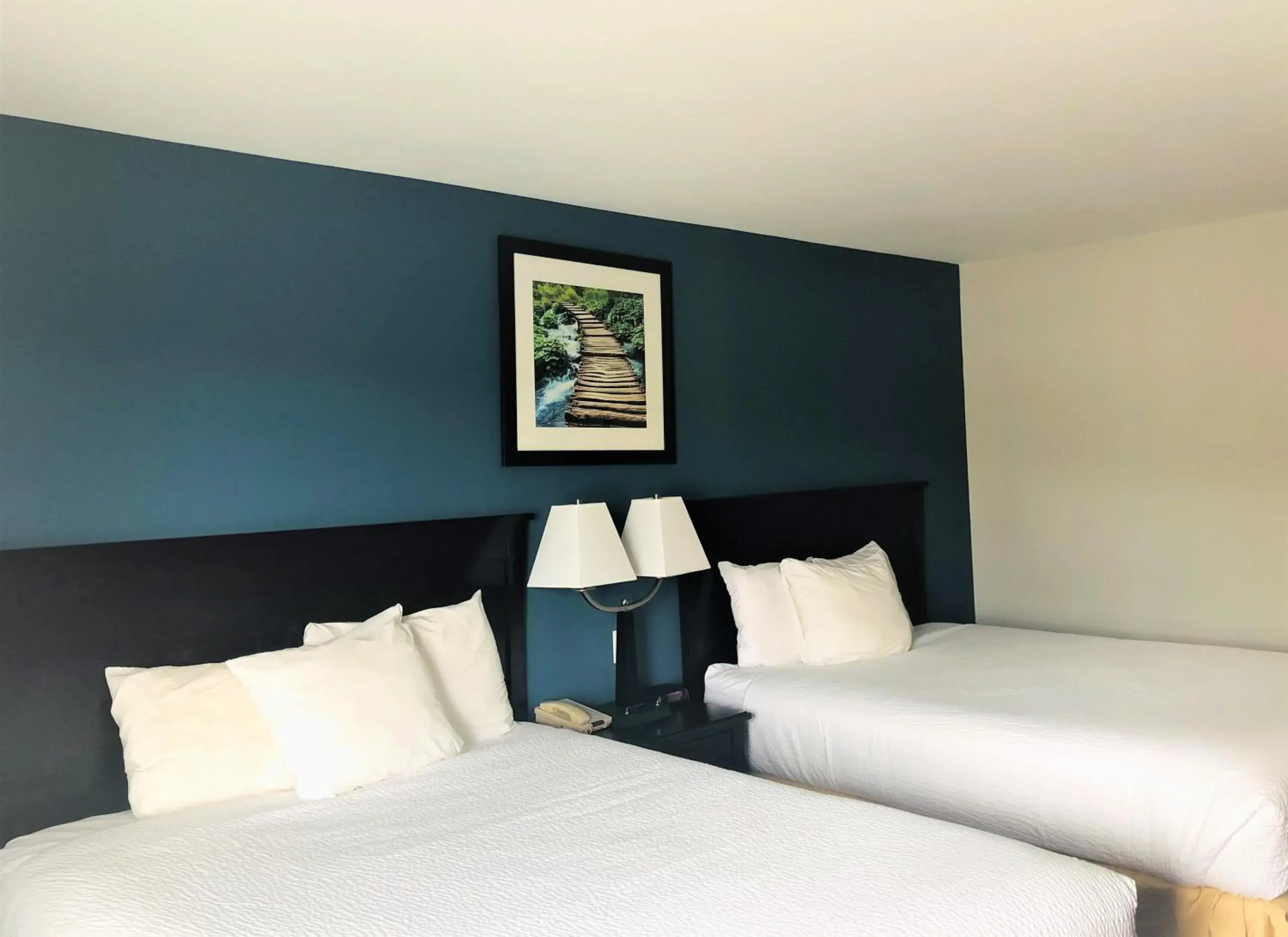 Bed in Days Inn by Wyndham Kamloops BC Bed in Days Inn by Wyndham Kamloops BC