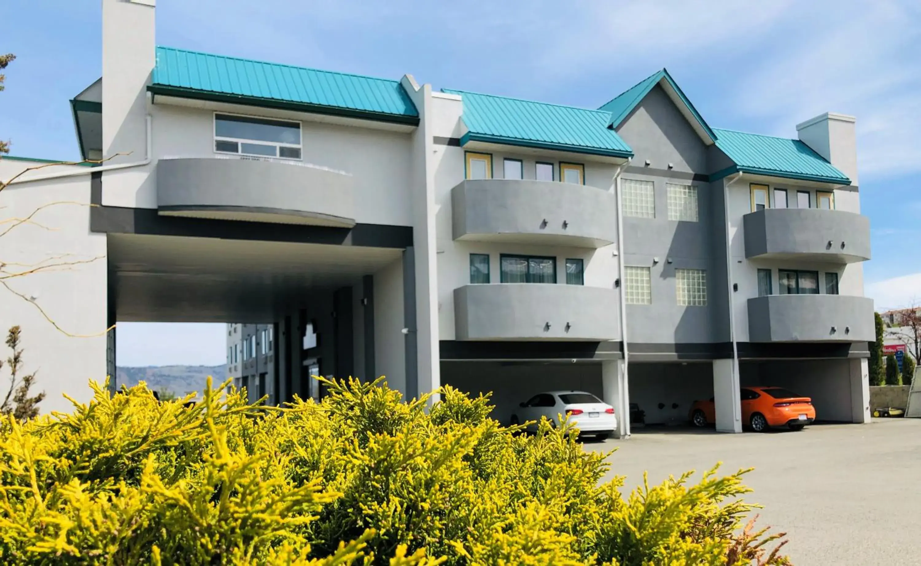Property building in Days Inn by Wyndham Kamloops BC Property building in Days Inn by Wyndham Kamloops BC