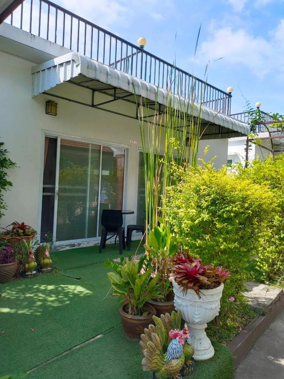 Inner courtyard view in Phannarai House