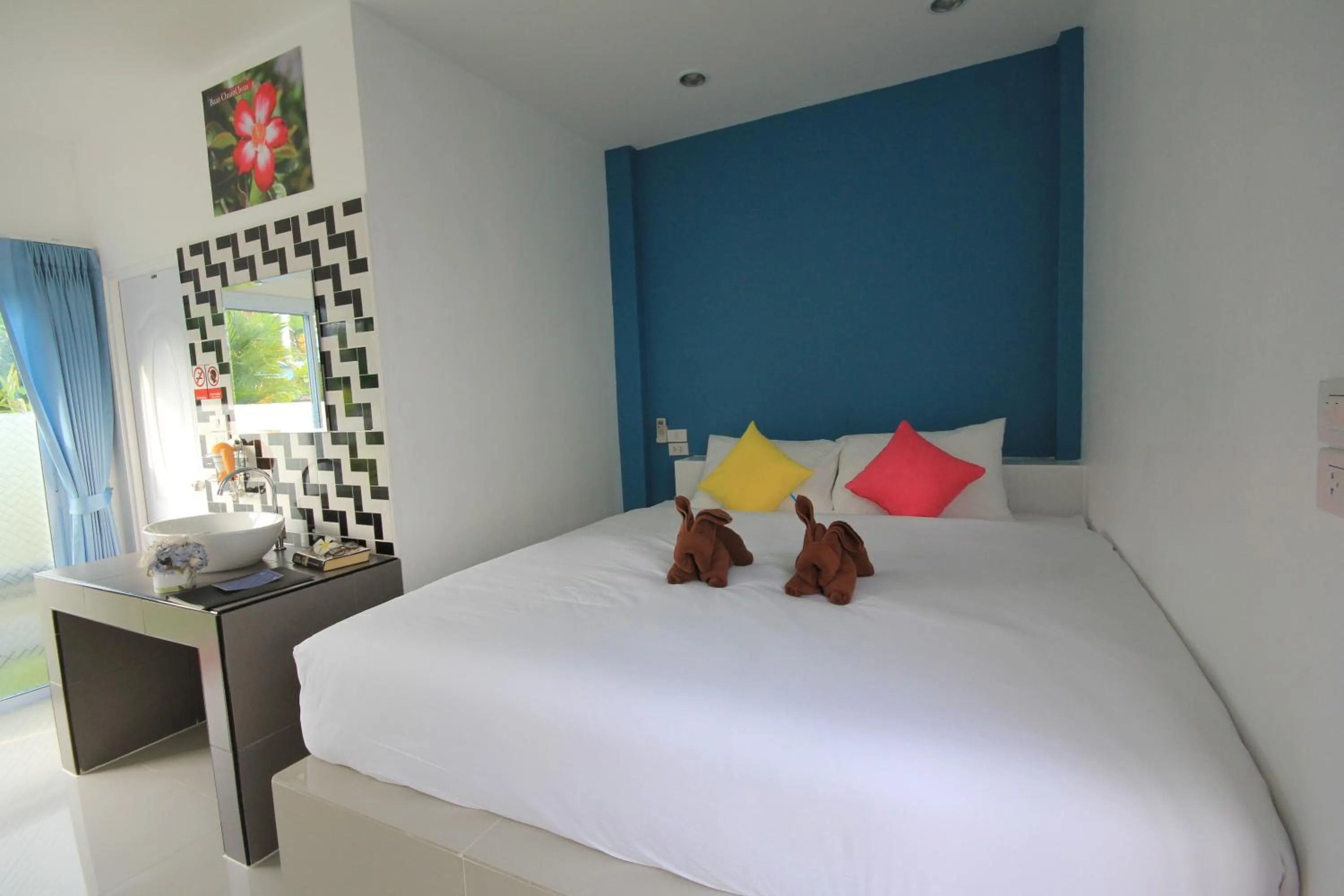 Photo of the whole room, Bed in Phannarai House