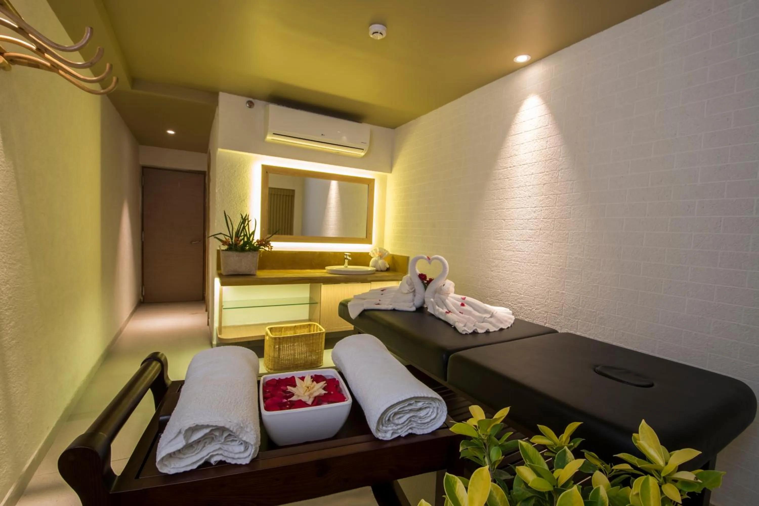 Property building, Bed in Swosti Chilika Resort