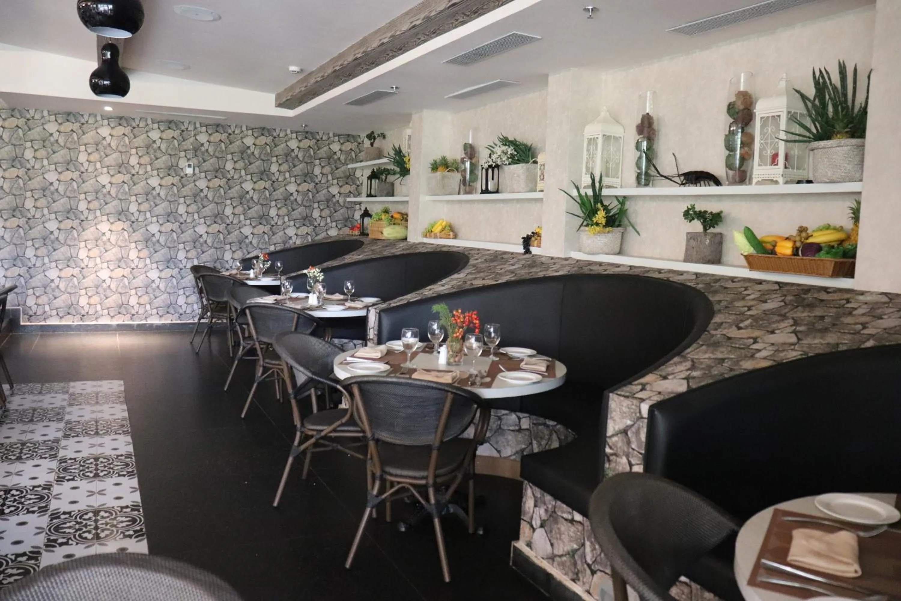 Restaurant/places to eat in Swosti Chilika Resort