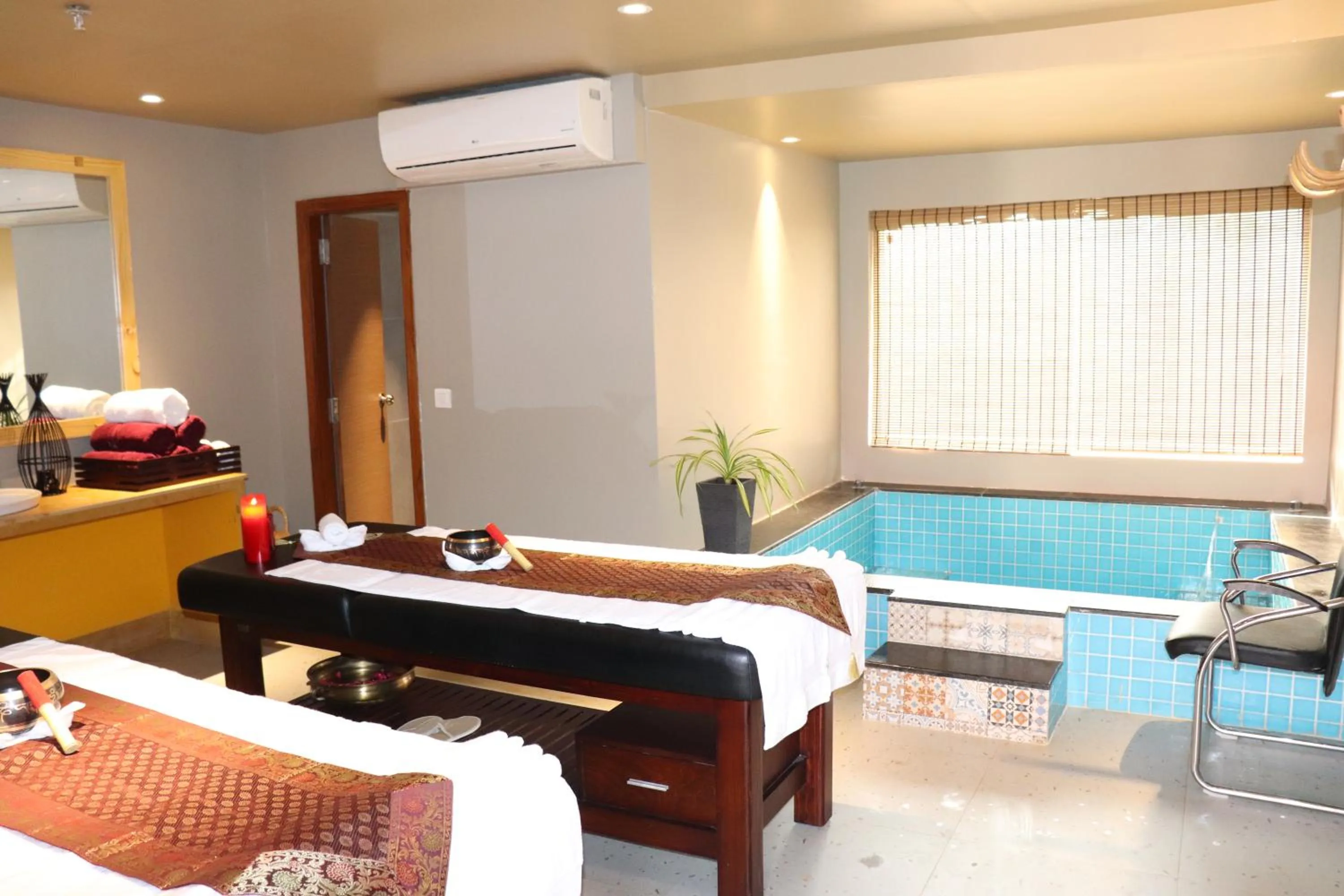 Hot Tub, Bed in Swosti Chilika Resort