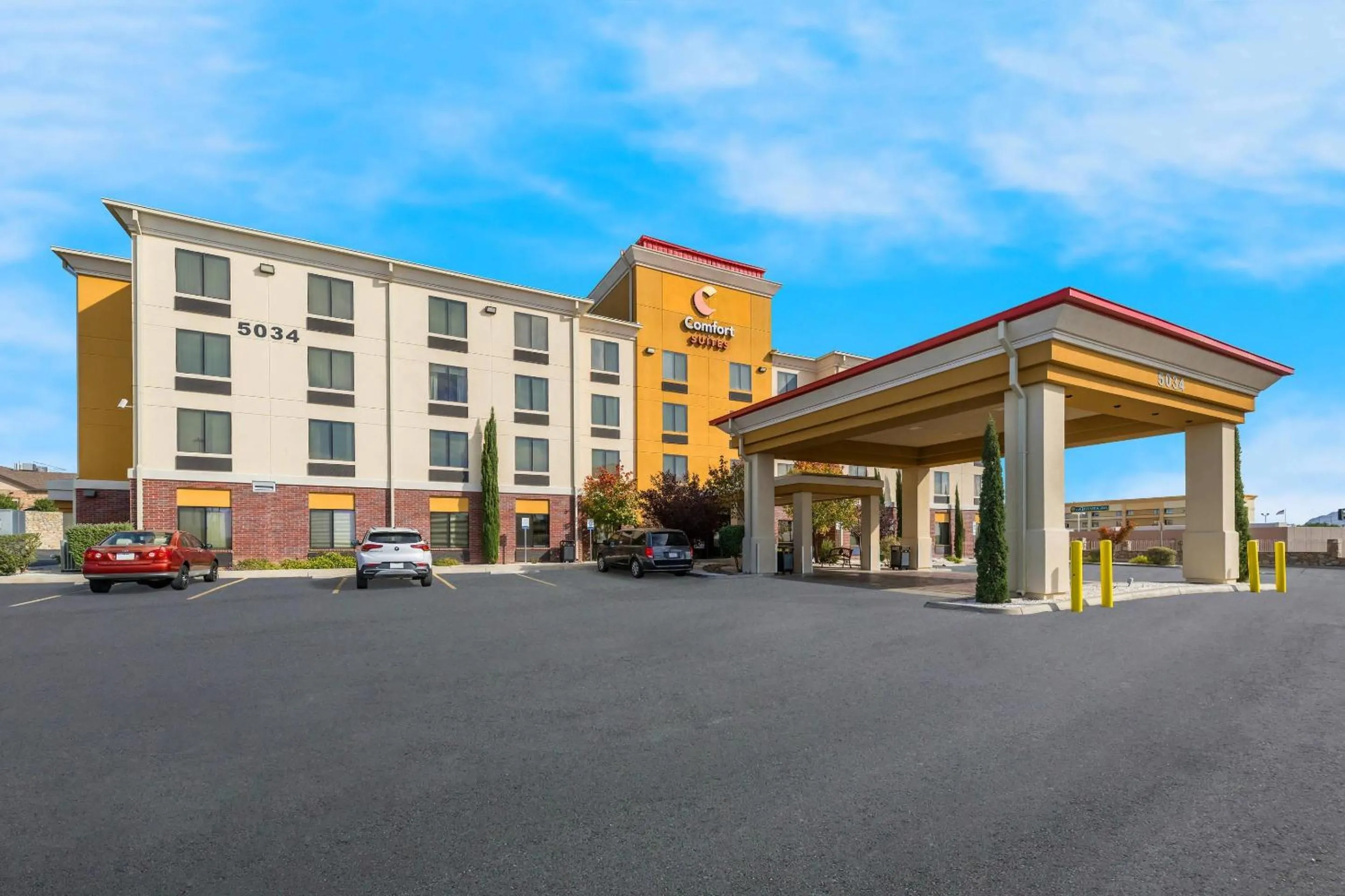 Property building in Comfort Suites El Paso West