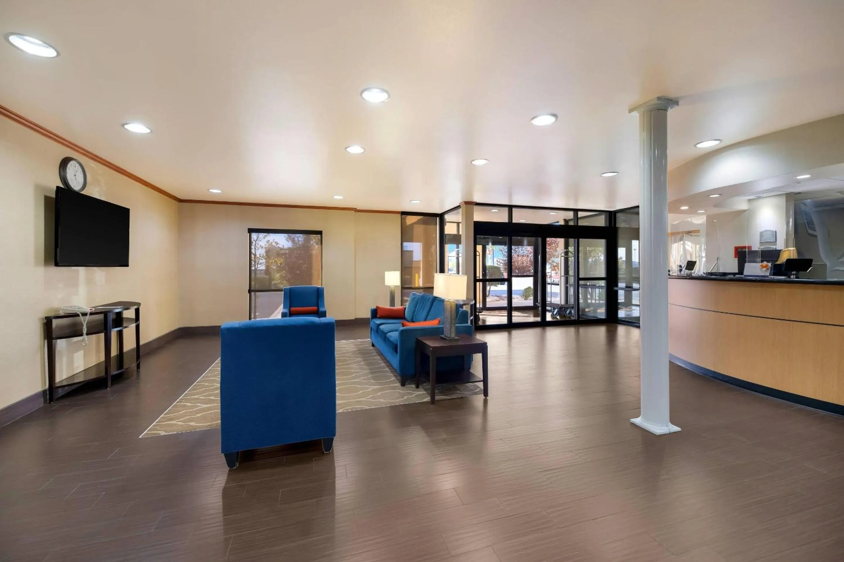 Lobby or reception in Comfort Suites El Paso West