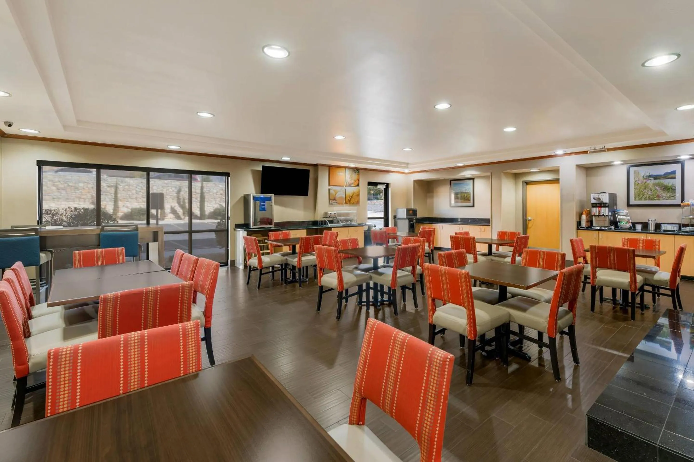 Breakfast in Comfort Suites El Paso West