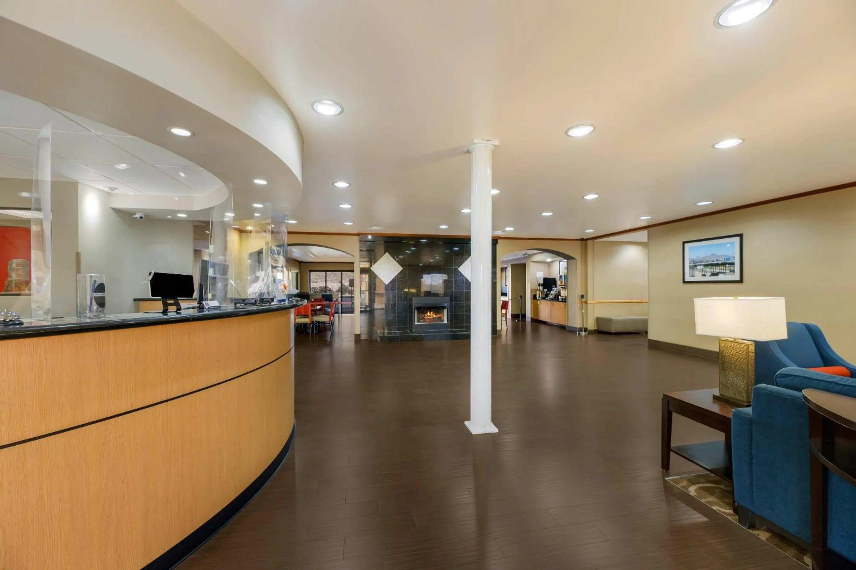 Lobby or reception in Comfort Suites El Paso West