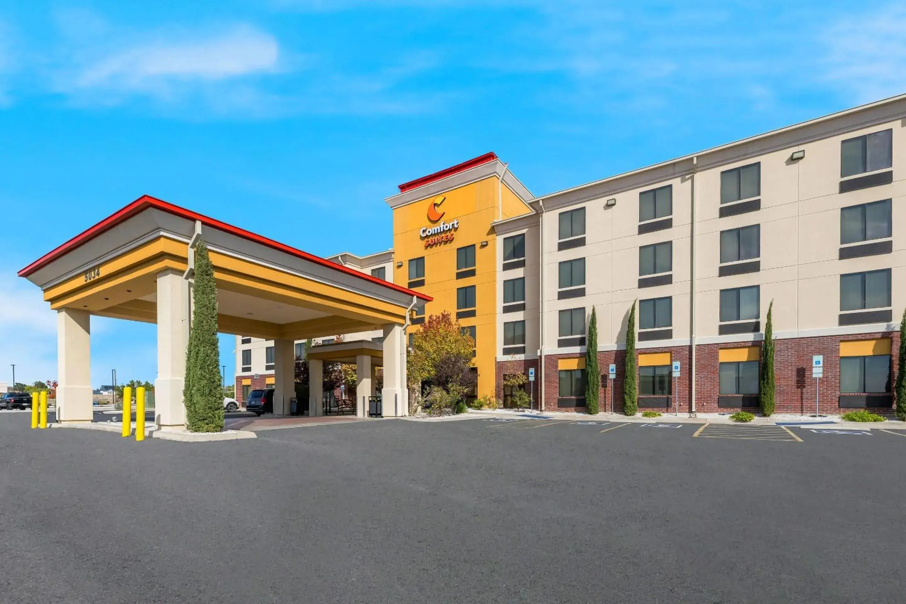 Property building in Comfort Suites El Paso West Property building in Comfort Suites El Paso West