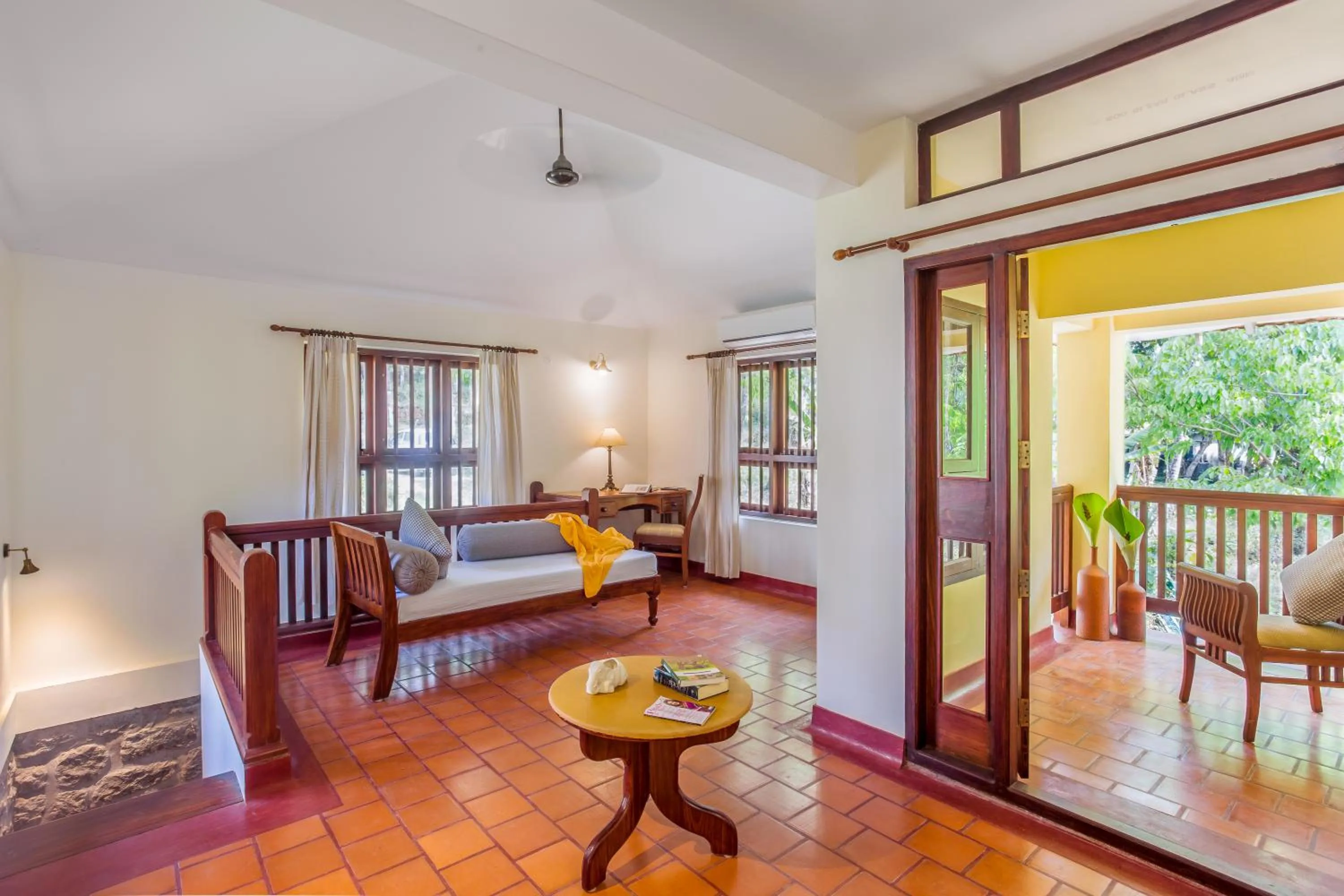 Seating area, Bed in Windermere River House