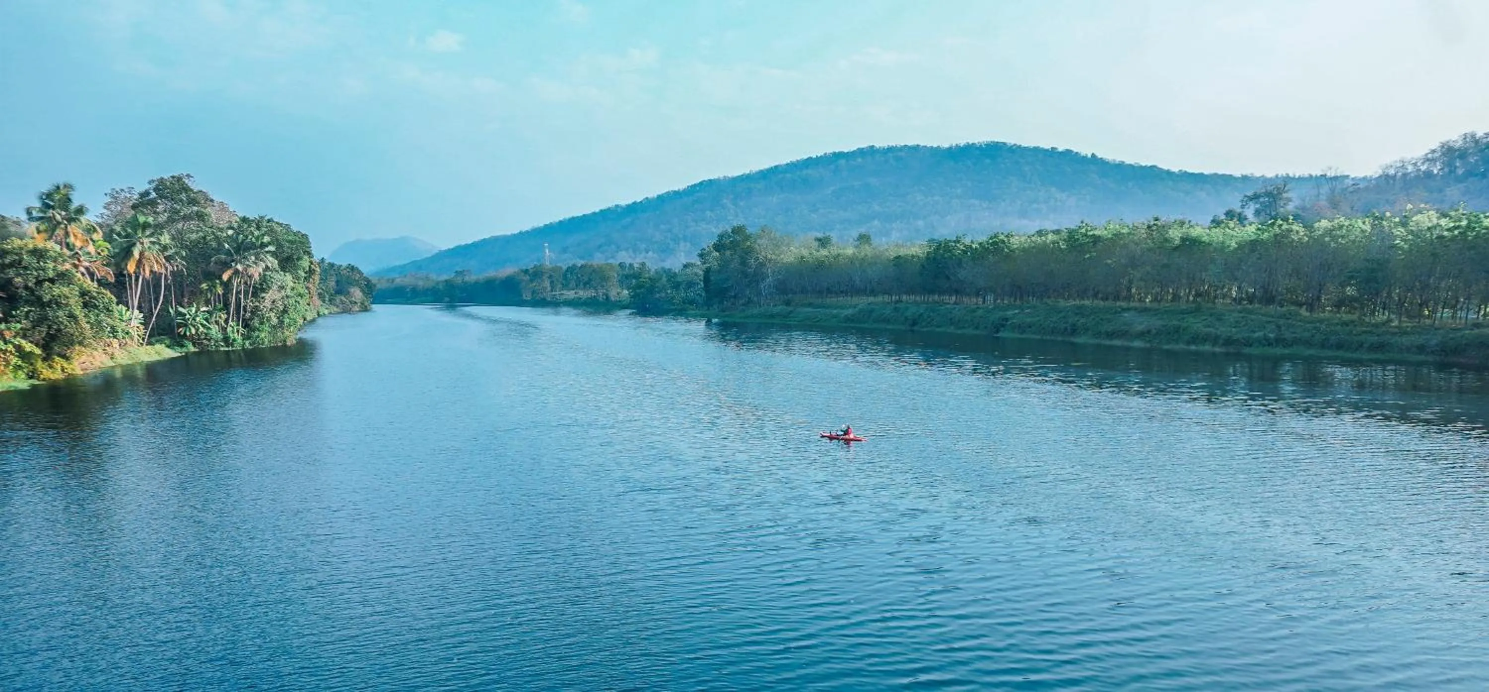 Natural landscape in Windermere River House