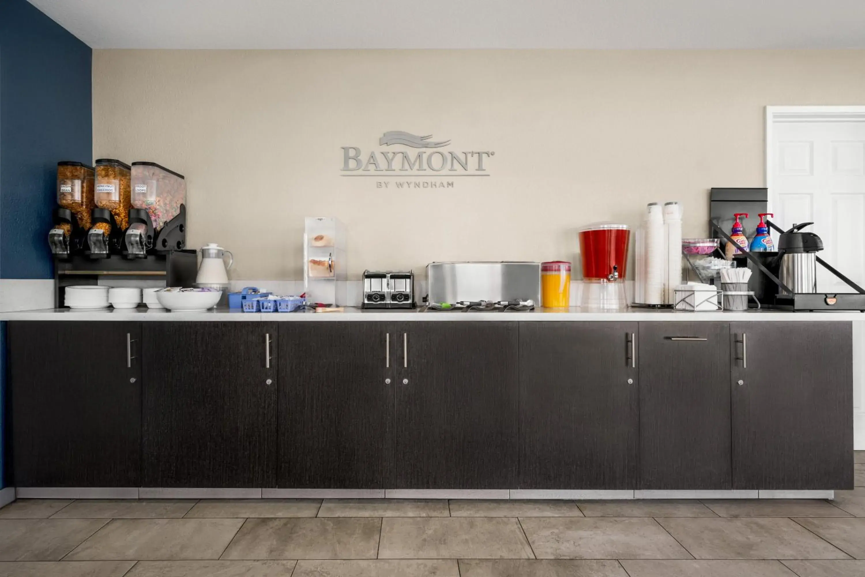 Buffet breakfast in Baymont by Wyndham Kingman Buffet breakfast in Baymont by Wyndham Kingman
