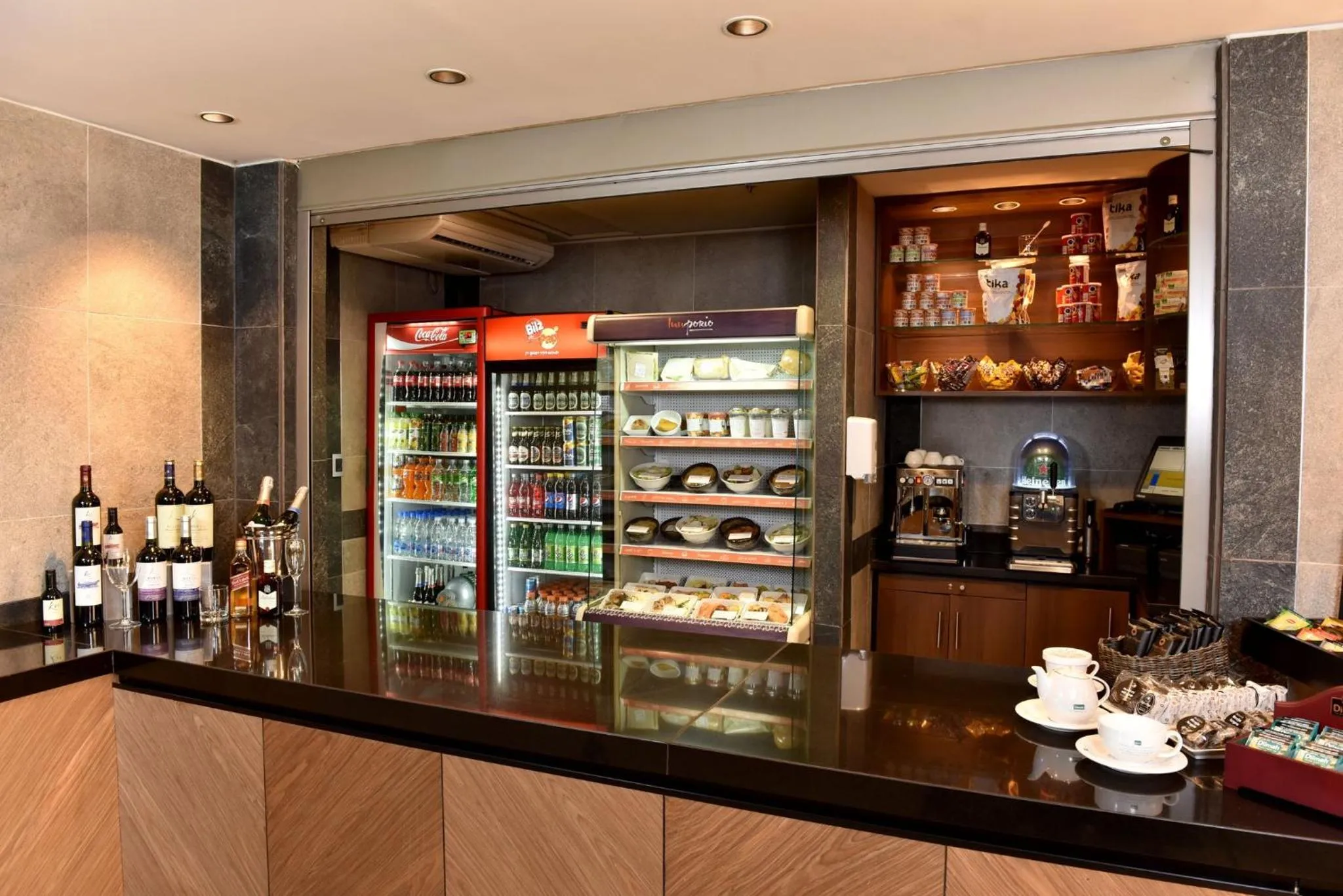 Restaurant/places to eat in Holiday Inn Express - Concepcion by IHG