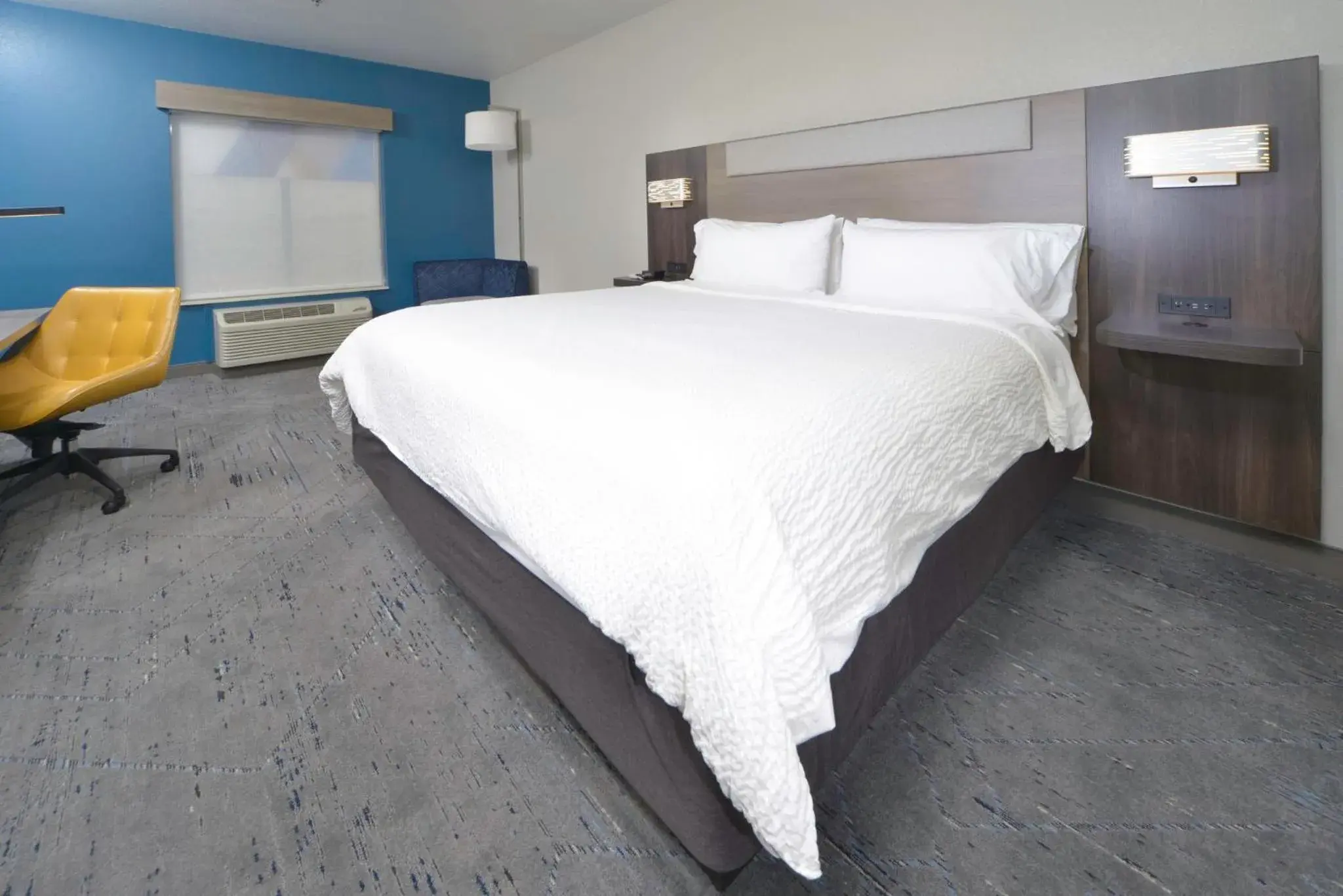 Deluxe King Room - Hearing Accessible in Holiday Inn Express Conway by IHG Deluxe King Room - Hearing Accessible in Holiday Inn Express Conway by IHG