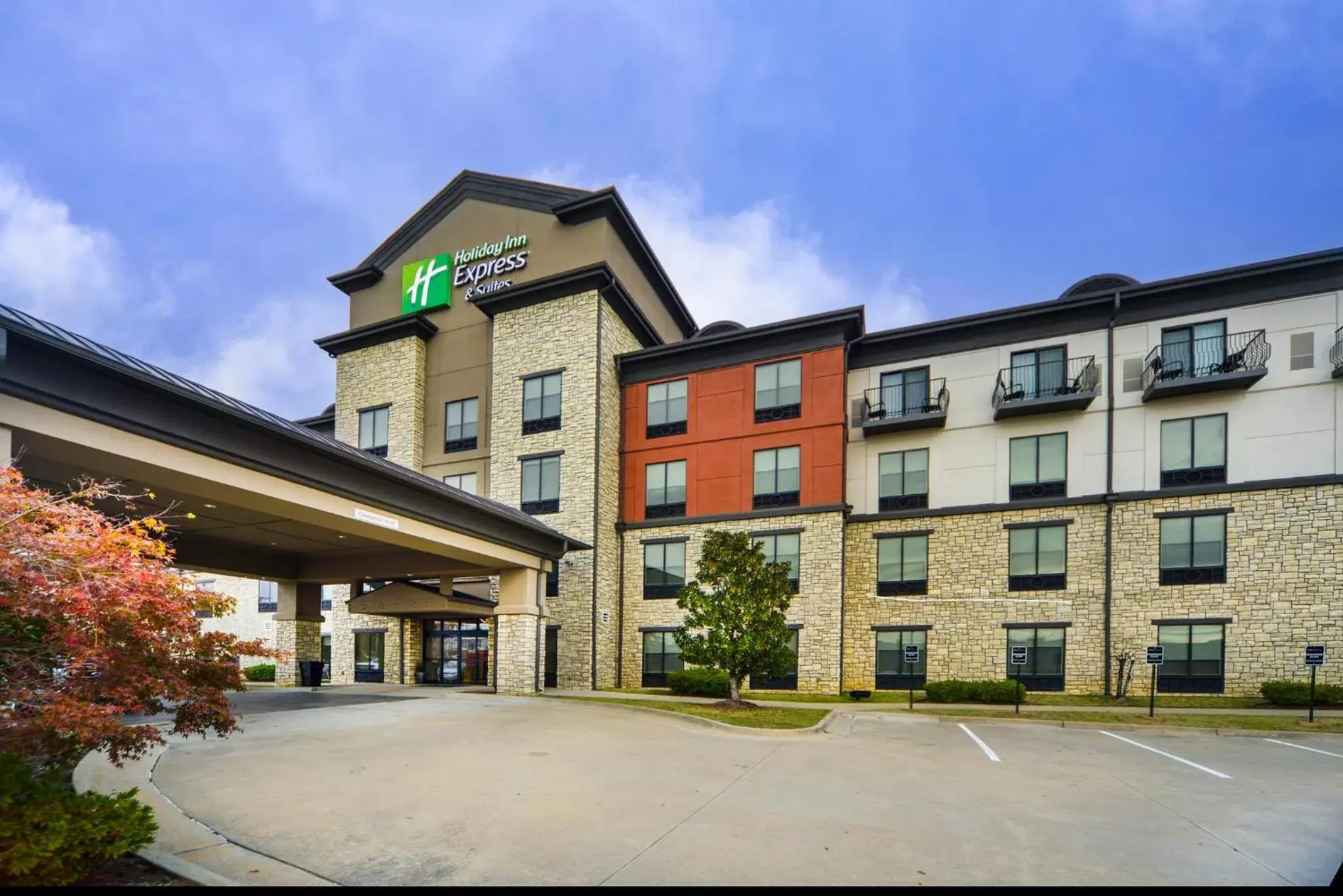 Property building in Holiday Inn Express Conway by IHG Property building in Holiday Inn Express Conway by IHG