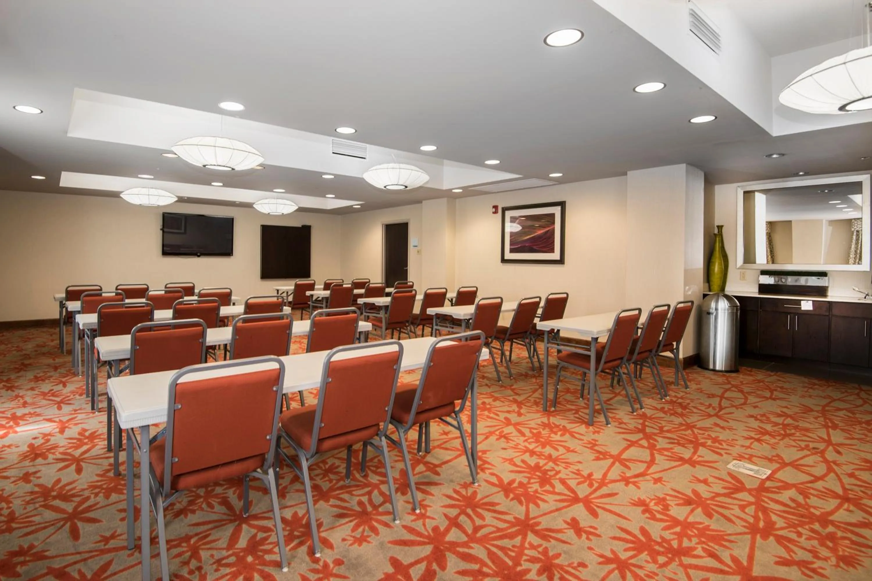 Meeting/conference room in Holiday Inn Express Conway by IHG