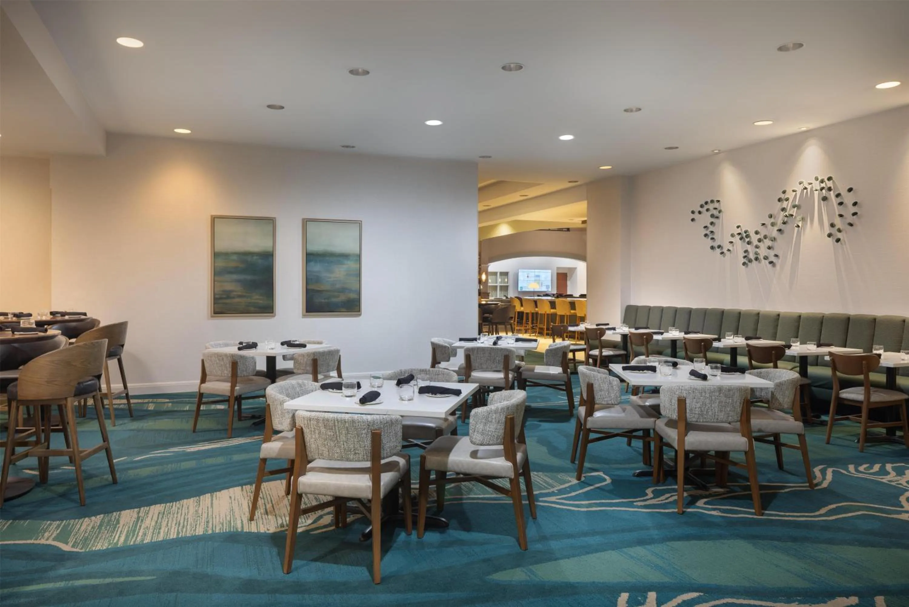 Restaurant/places to eat in Embassy Suites San Marcos Hotel Conference Center