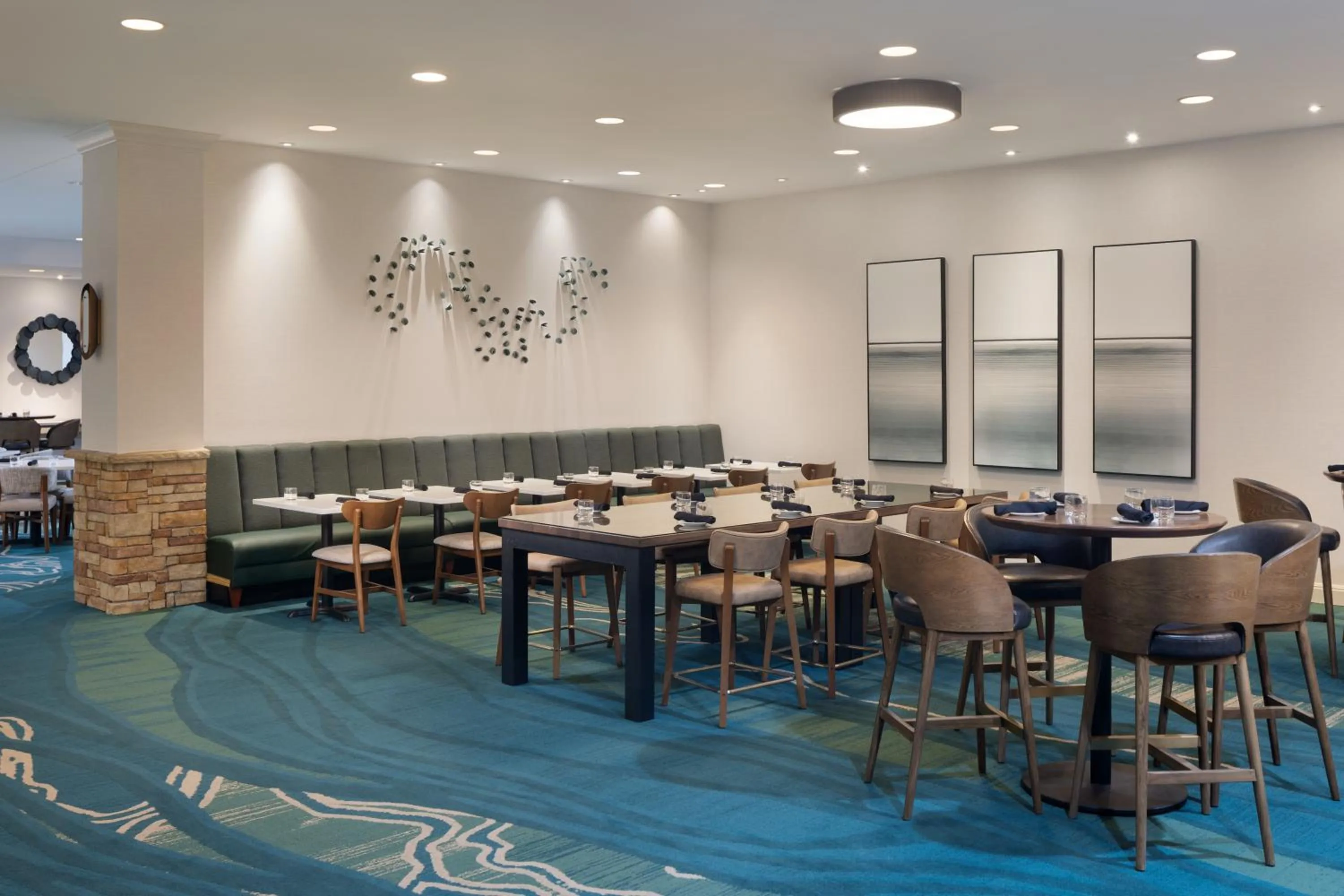 Dining area in Embassy Suites San Marcos Hotel Conference Center