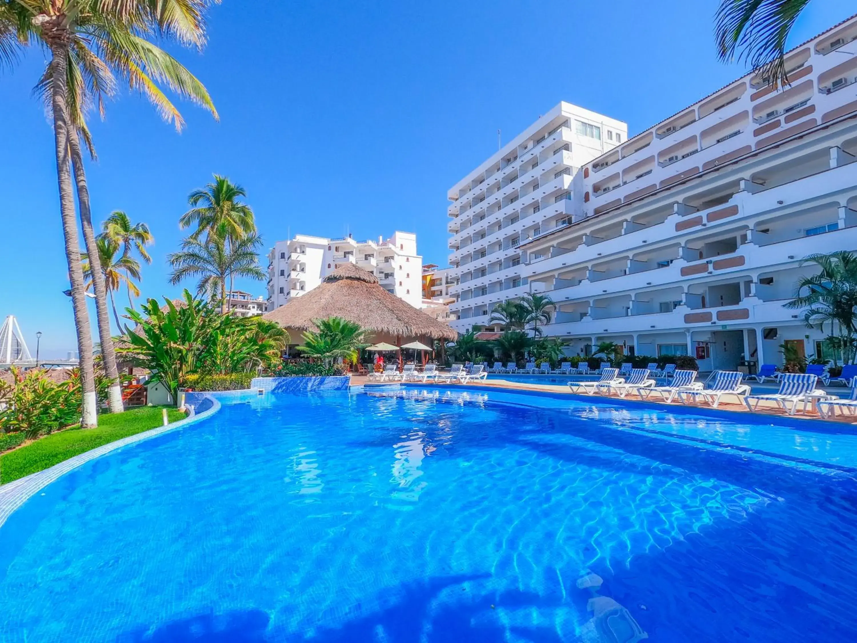 Swimming Pool in Tropicana Hotel Puerto Vallarta