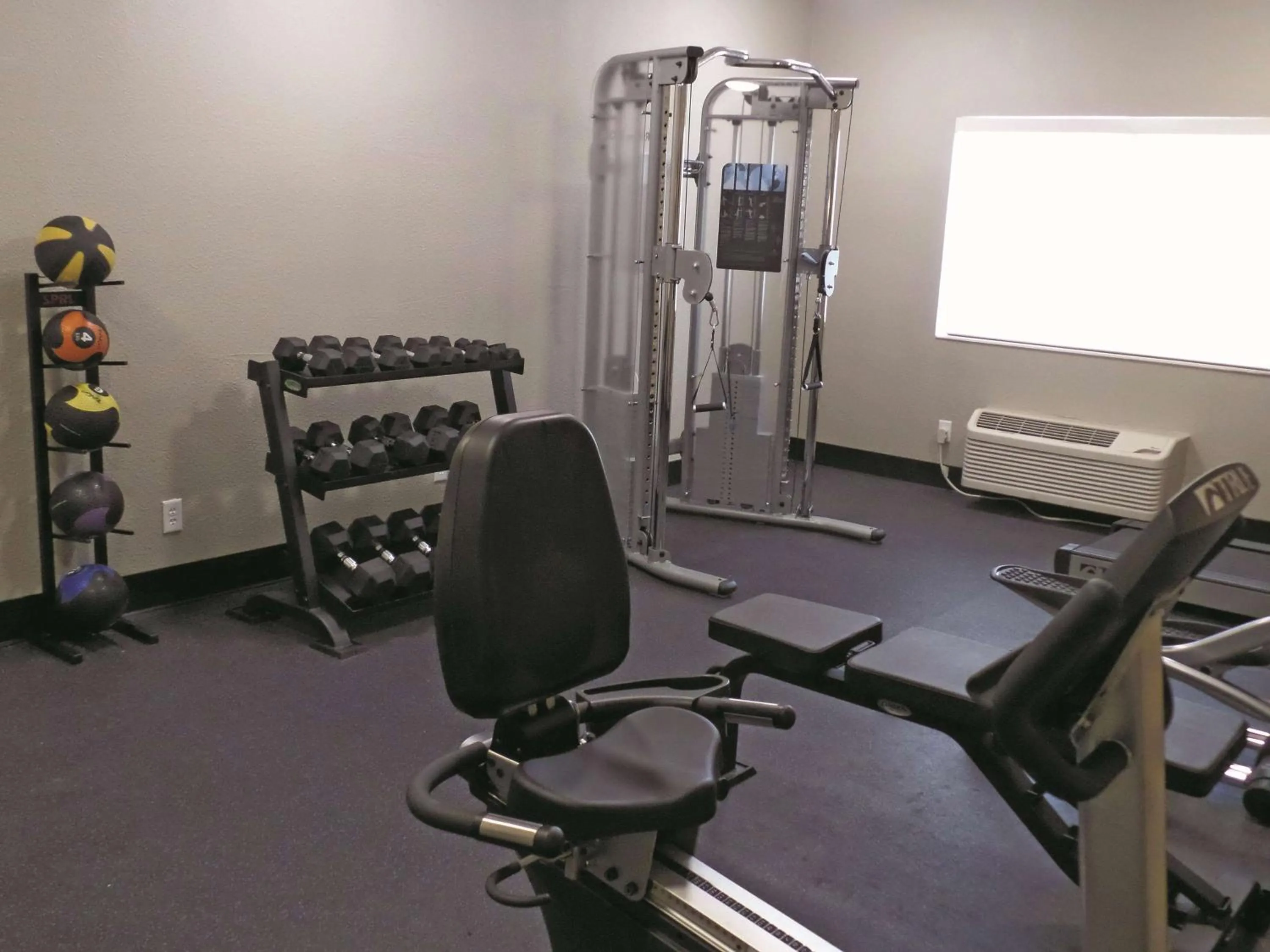 Fitness centre/facilities in La Quinta Inn by Wyndham Lincoln