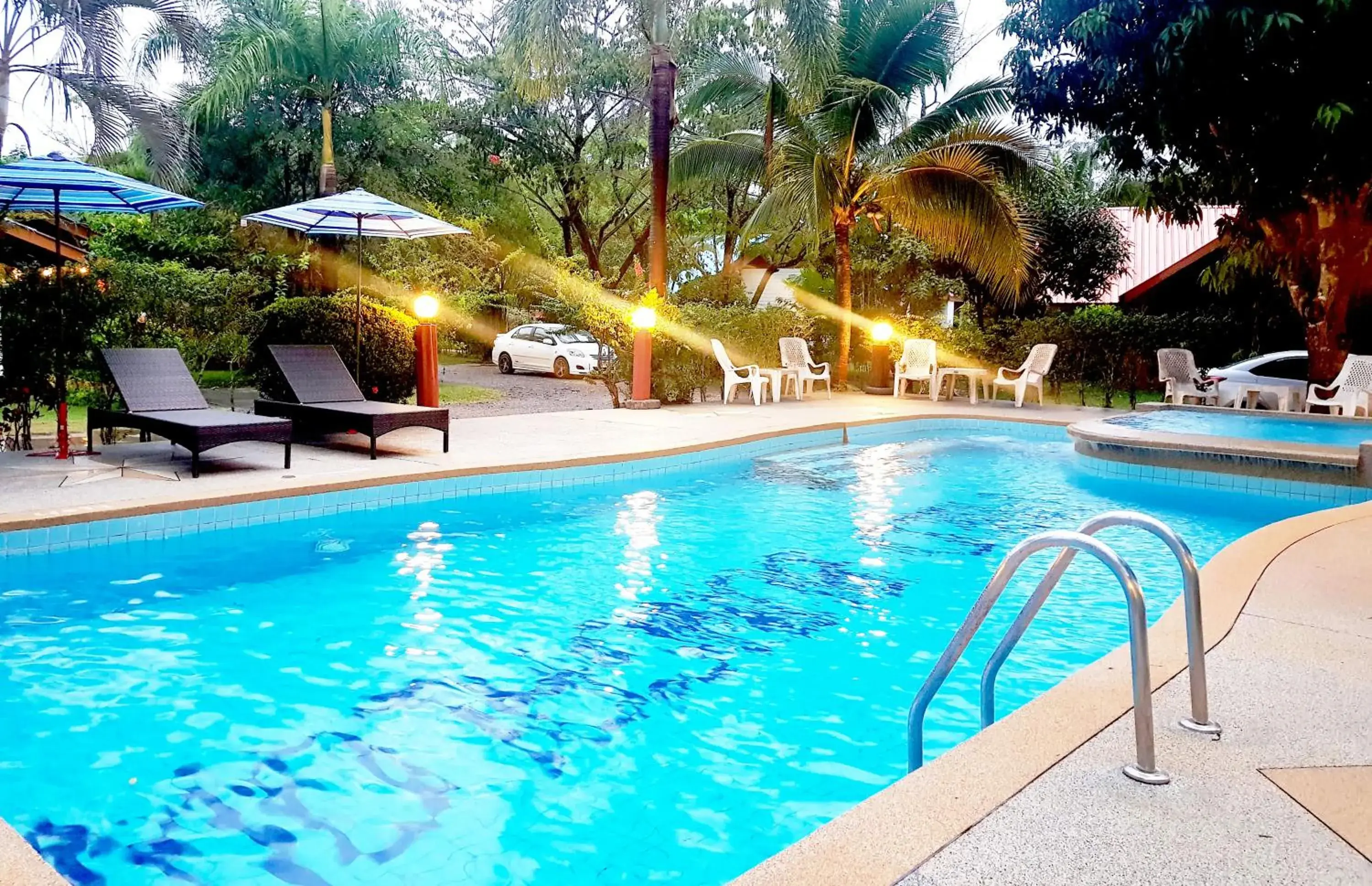 Swimming pool in Mild Garden View Resort Swimming pool in Mild Garden View Resort