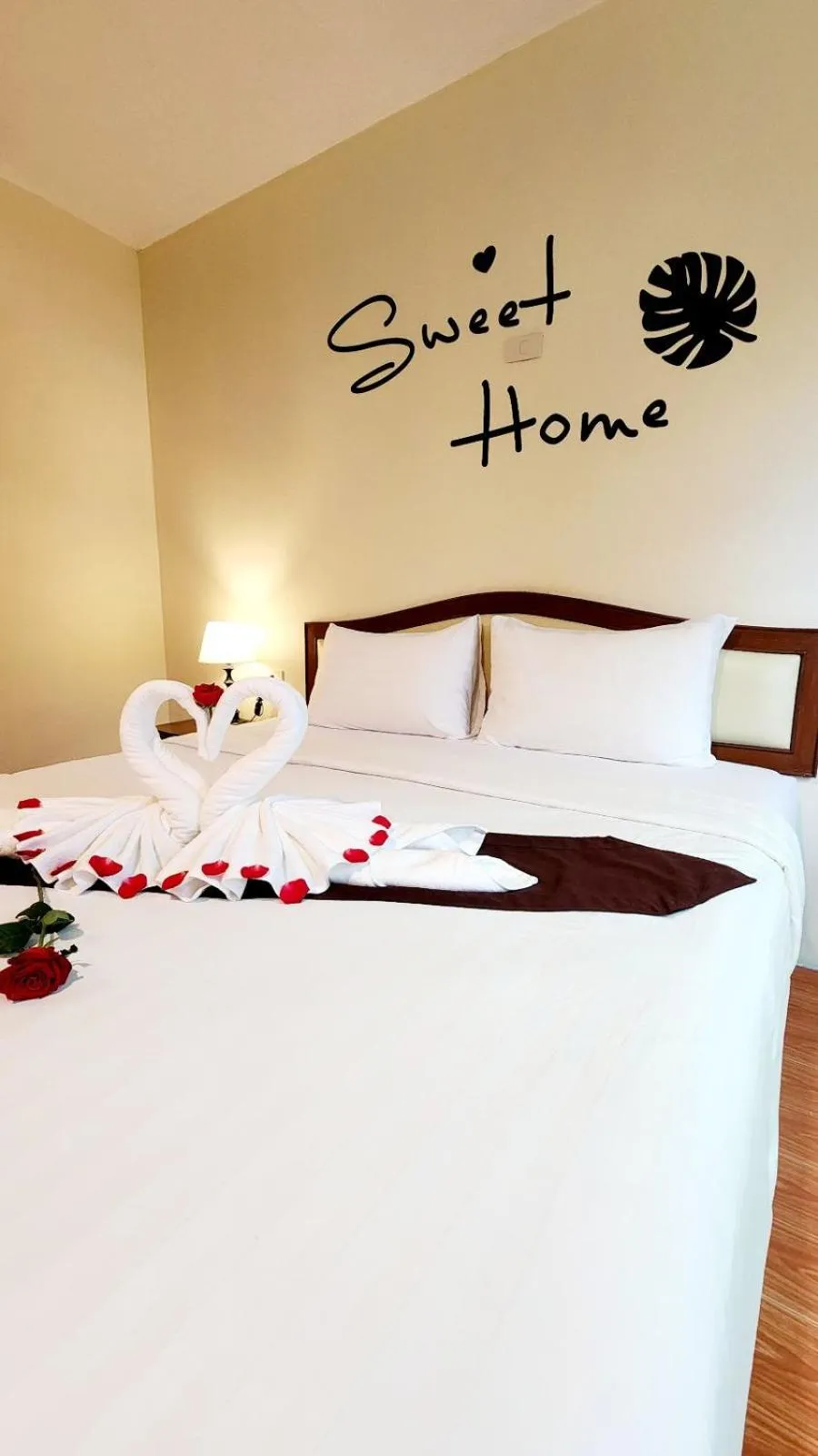 Bed in Mild Garden View Resort