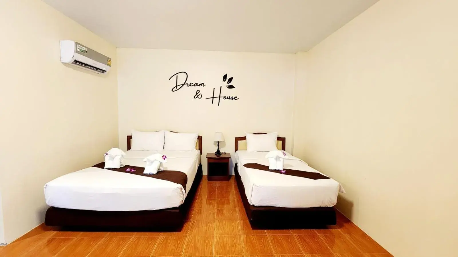 Bed in Mild Garden View Resort Bed in Mild Garden View Resort