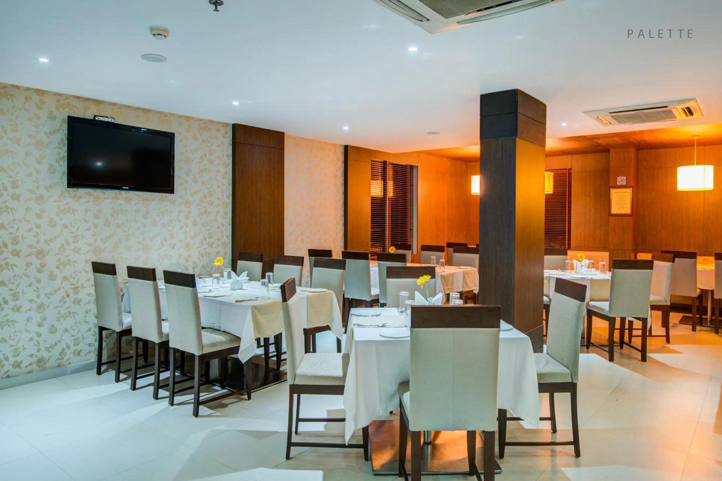 Restaurant/places to eat in JK Residency Kelakam