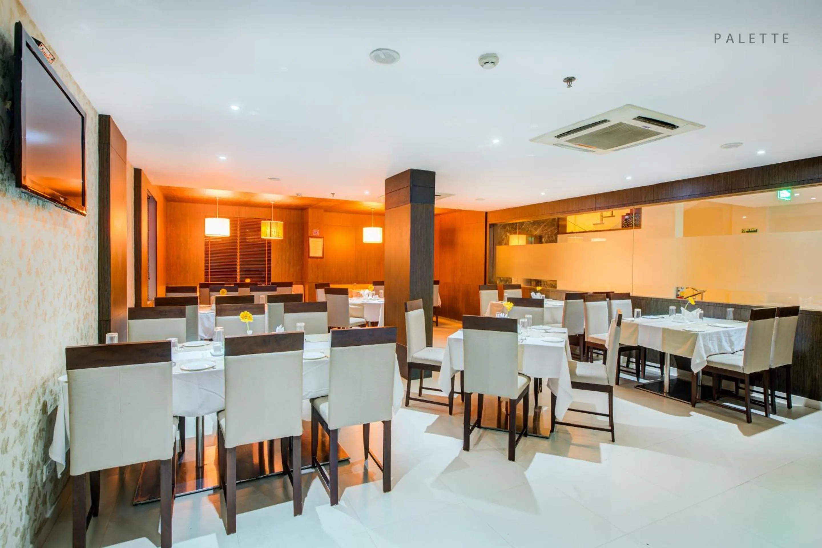 Restaurant/places to eat in JK Residency Kelakam