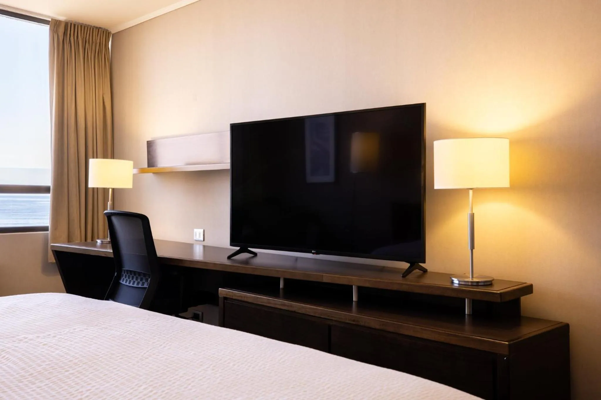 Photo of the whole room, Bed in Holiday Inn Express - Iquique by IHG