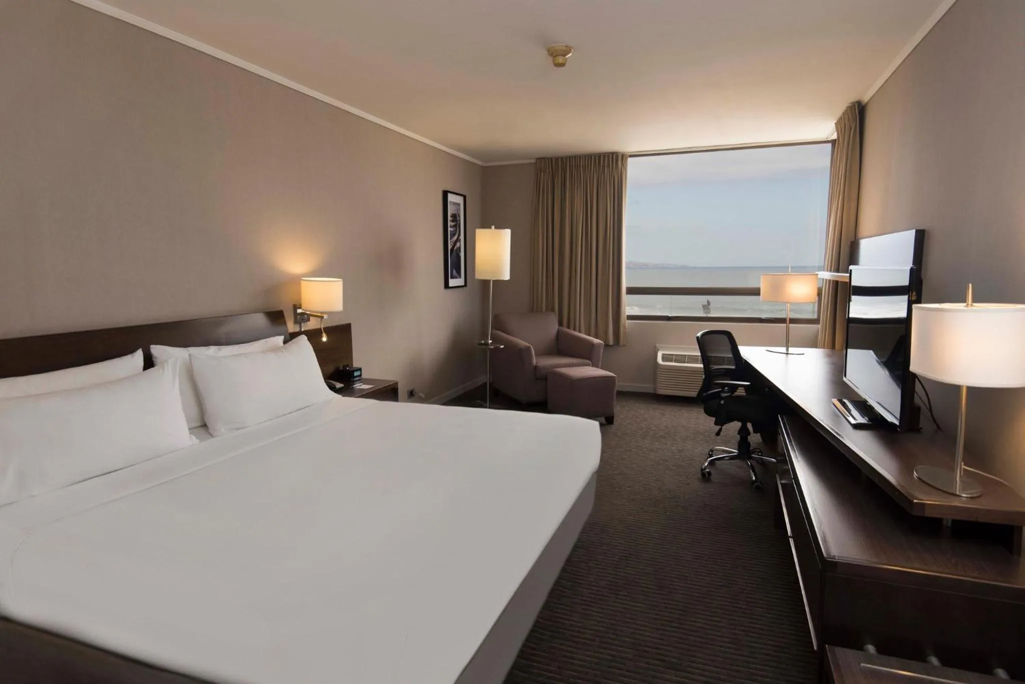 Photo of the whole room, Bed in Holiday Inn Express - Iquique by IHG