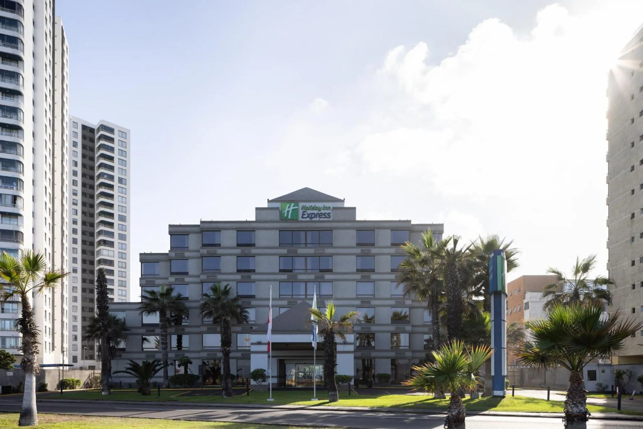 Property building in Holiday Inn Express - Iquique by IHG