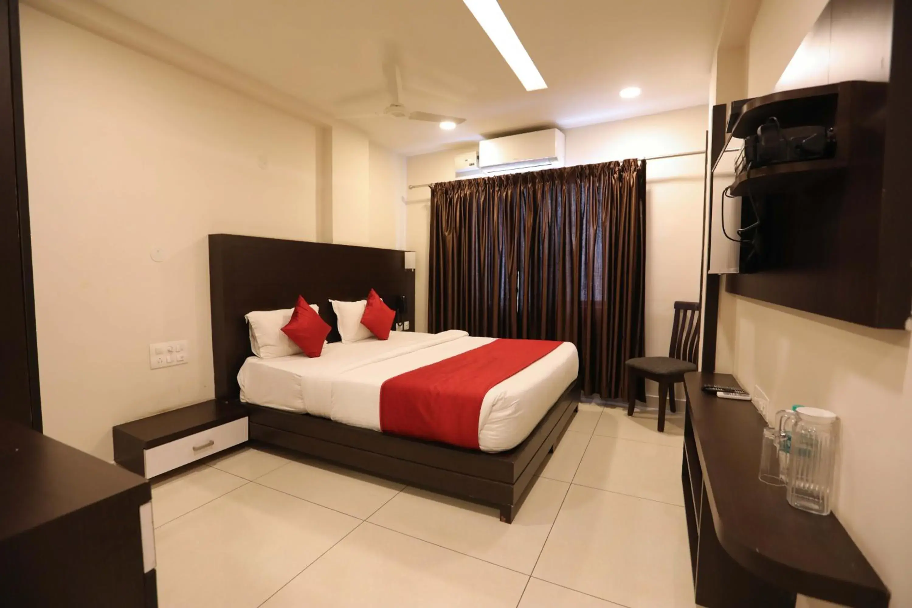 Standard Double Room in Traders Hotel - Kankanady, Mangalore Standard Double Room in Traders Hotel - Kankanady, Mangalore