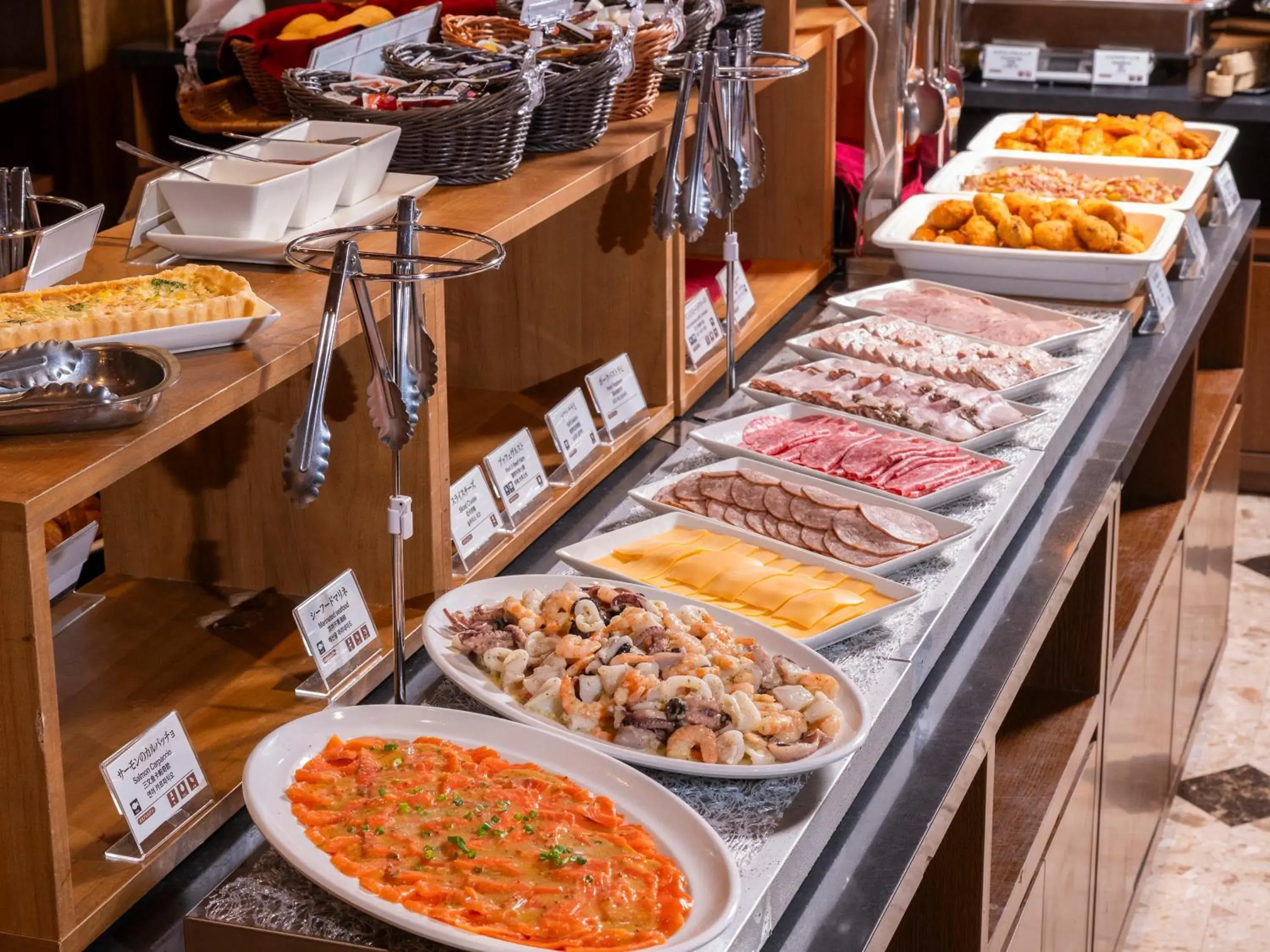 Restaurant/places to eat in APA Hotel & Resort Nishishinjuku-Gochome-Eki Tower Restaurant/places to eat in APA Hotel & Resort Nishishinjuku-Gochome-Eki Tower