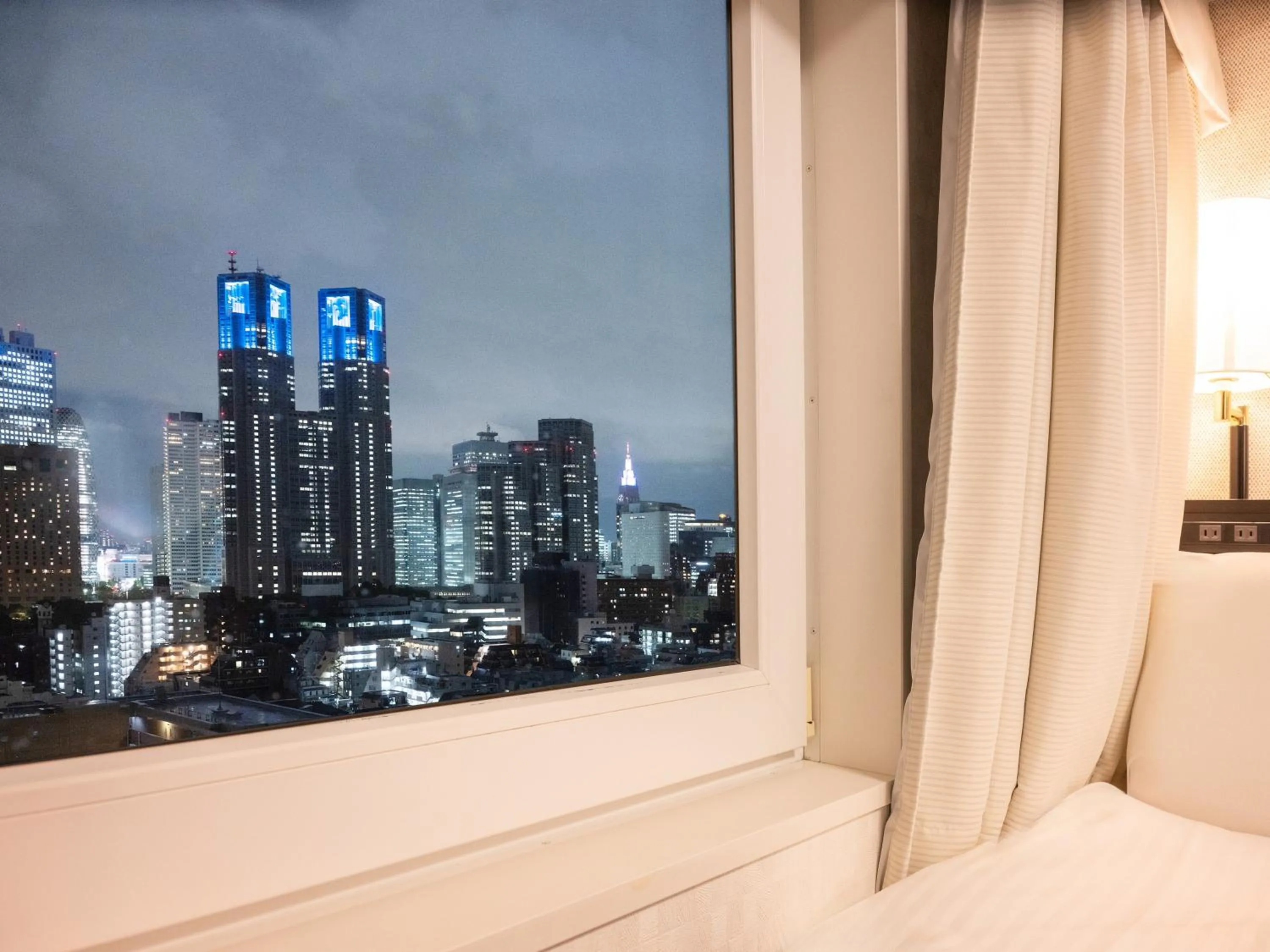 Photo of the whole room in APA Hotel & Resort Nishishinjuku Gochome Ekimae Tower - Formerly APA Hotel & Resort Nishishinjuku Gochome Eki Tower