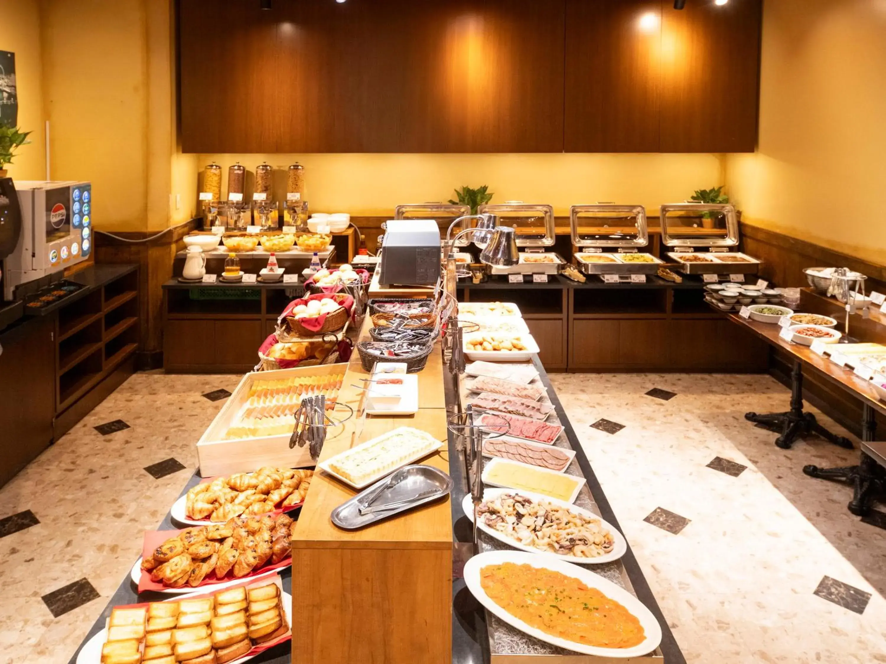 Restaurant/places to eat in APA Hotel & Resort Nishishinjuku-Gochome-Eki Tower Restaurant/places to eat in APA Hotel & Resort Nishishinjuku-Gochome-Eki Tower