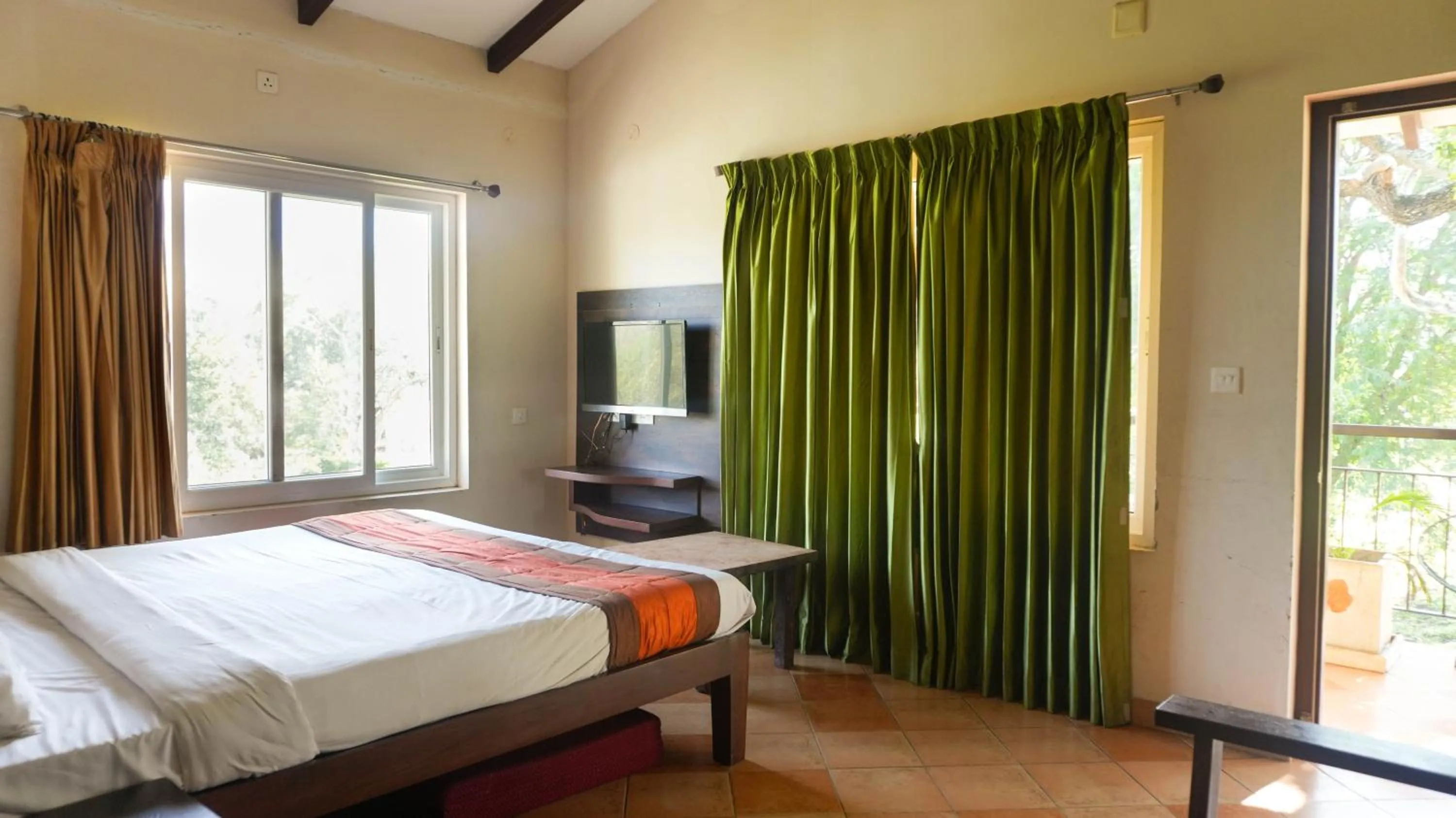 Bedroom, Bed in River Valley Resort