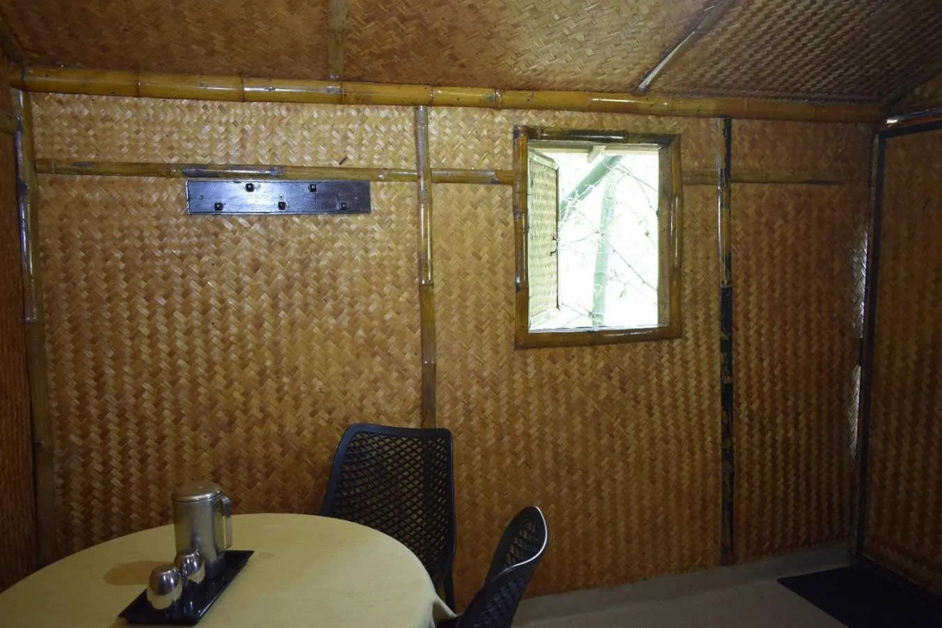 Dining area in River Valley Resort