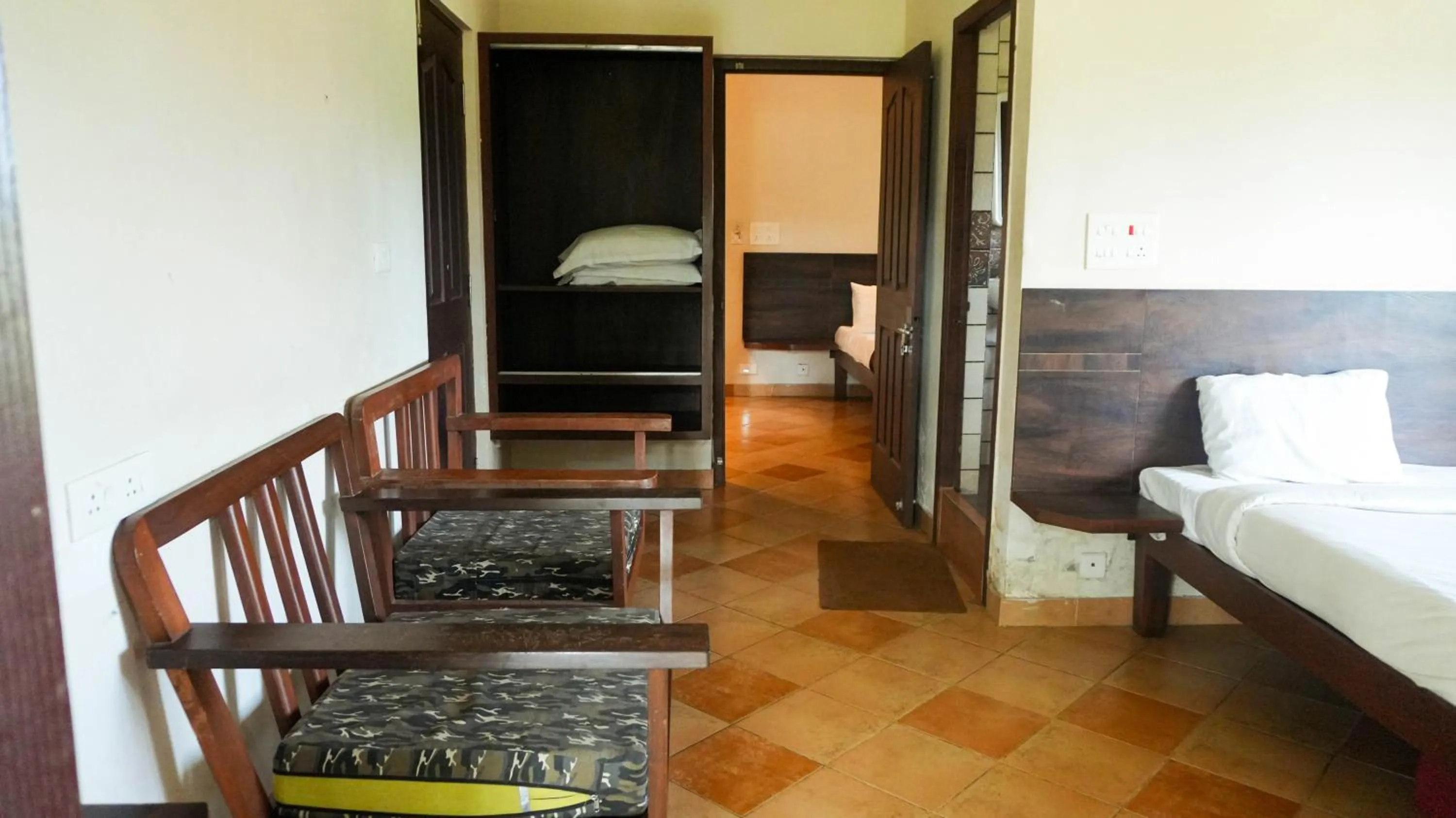 Bedroom, Bed in River Valley Resort