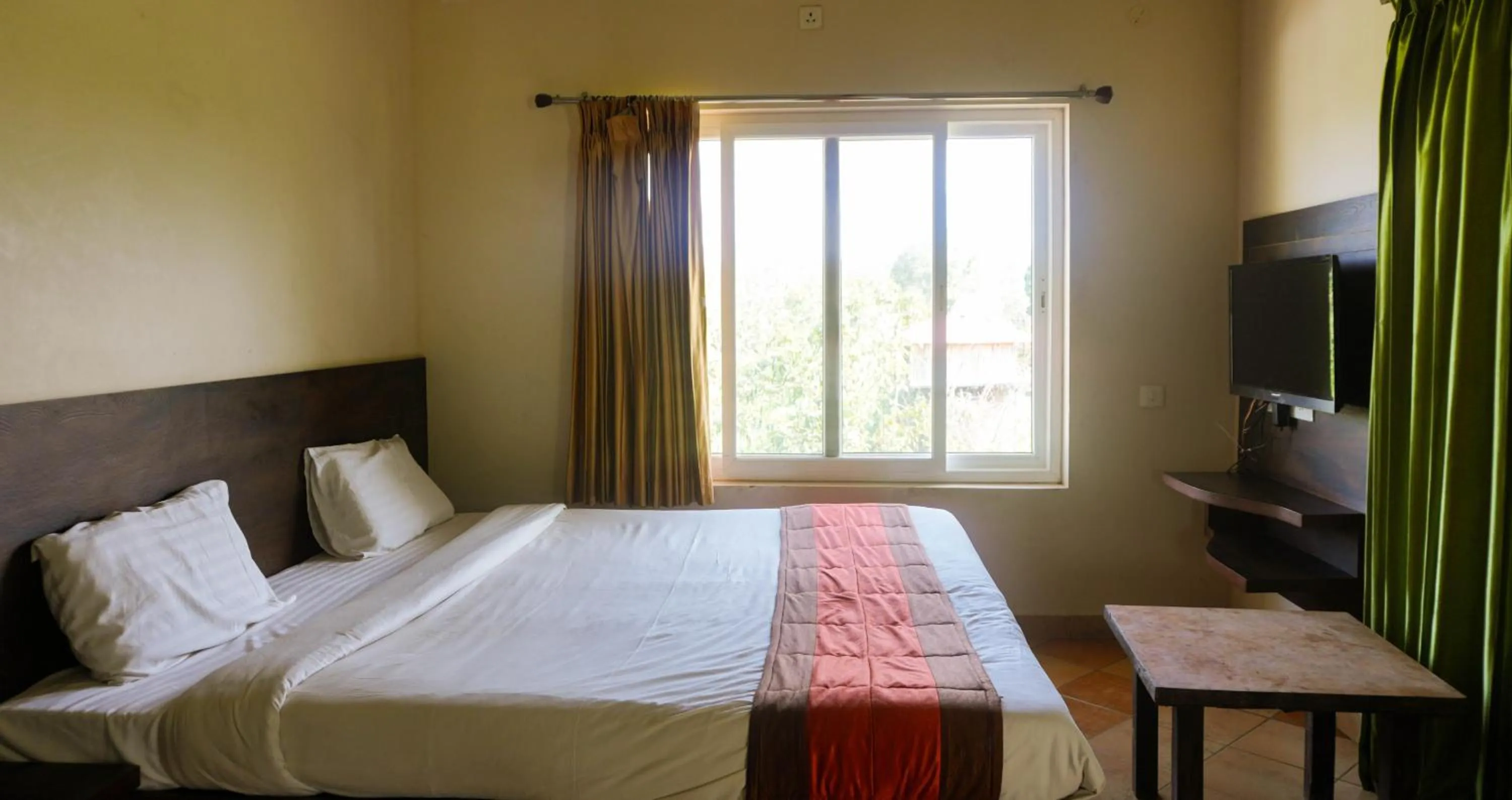 Bedroom, Bed in River Valley Resort