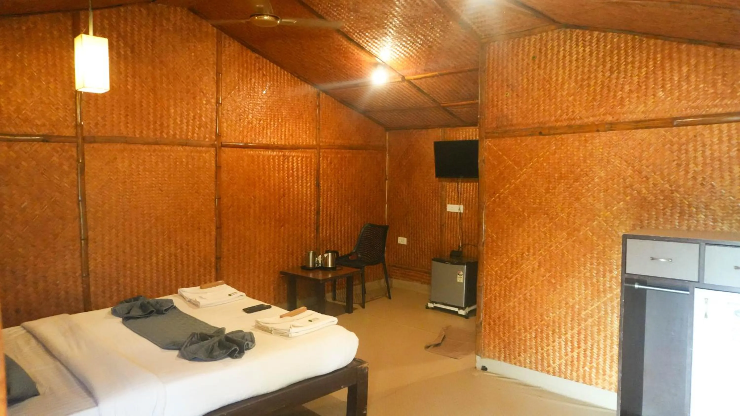 Bedroom, Bed in River Valley Resort