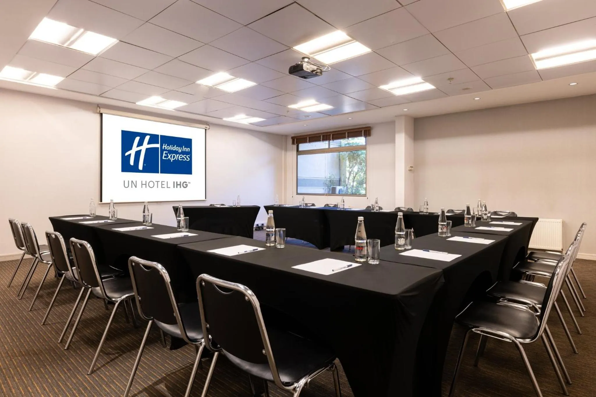 Meeting/conference room in Holiday Inn Express - Temuco by IHG