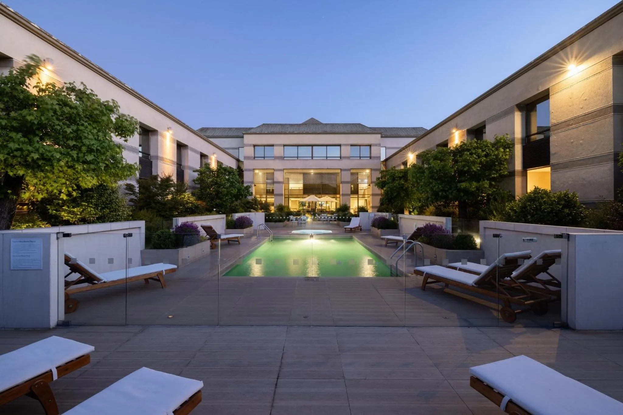 Swimming pool in Holiday Inn Express - Temuco by IHG