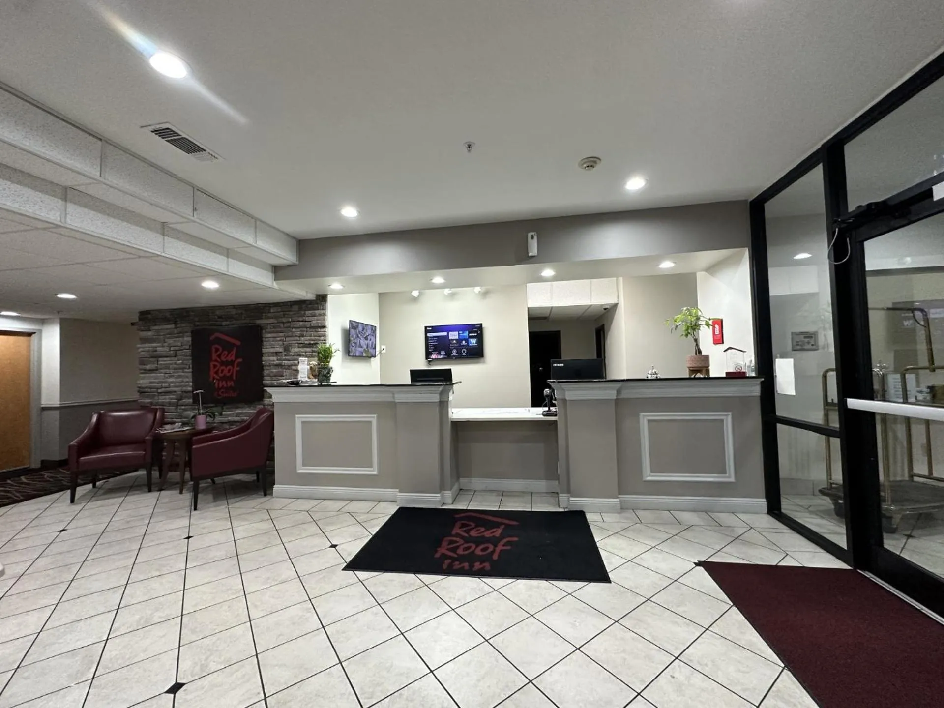 Lobby or reception in Red Roof Inn & Suites Biloxi - Ocean Springs
