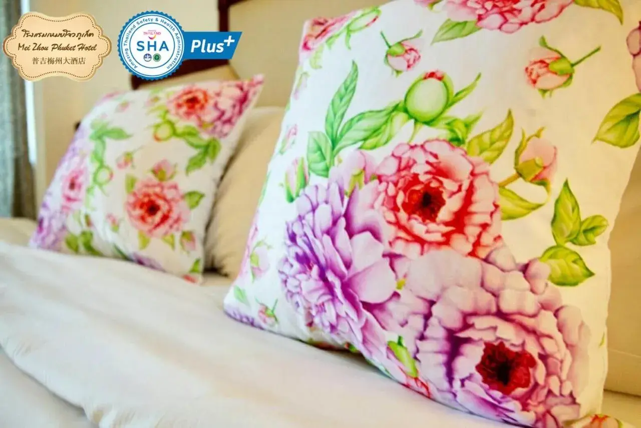 Bedroom, Bed in Mei Zhou Phuket Hotel - SHA Plus Bedroom, Bed in Mei Zhou Phuket Hotel - SHA Plus