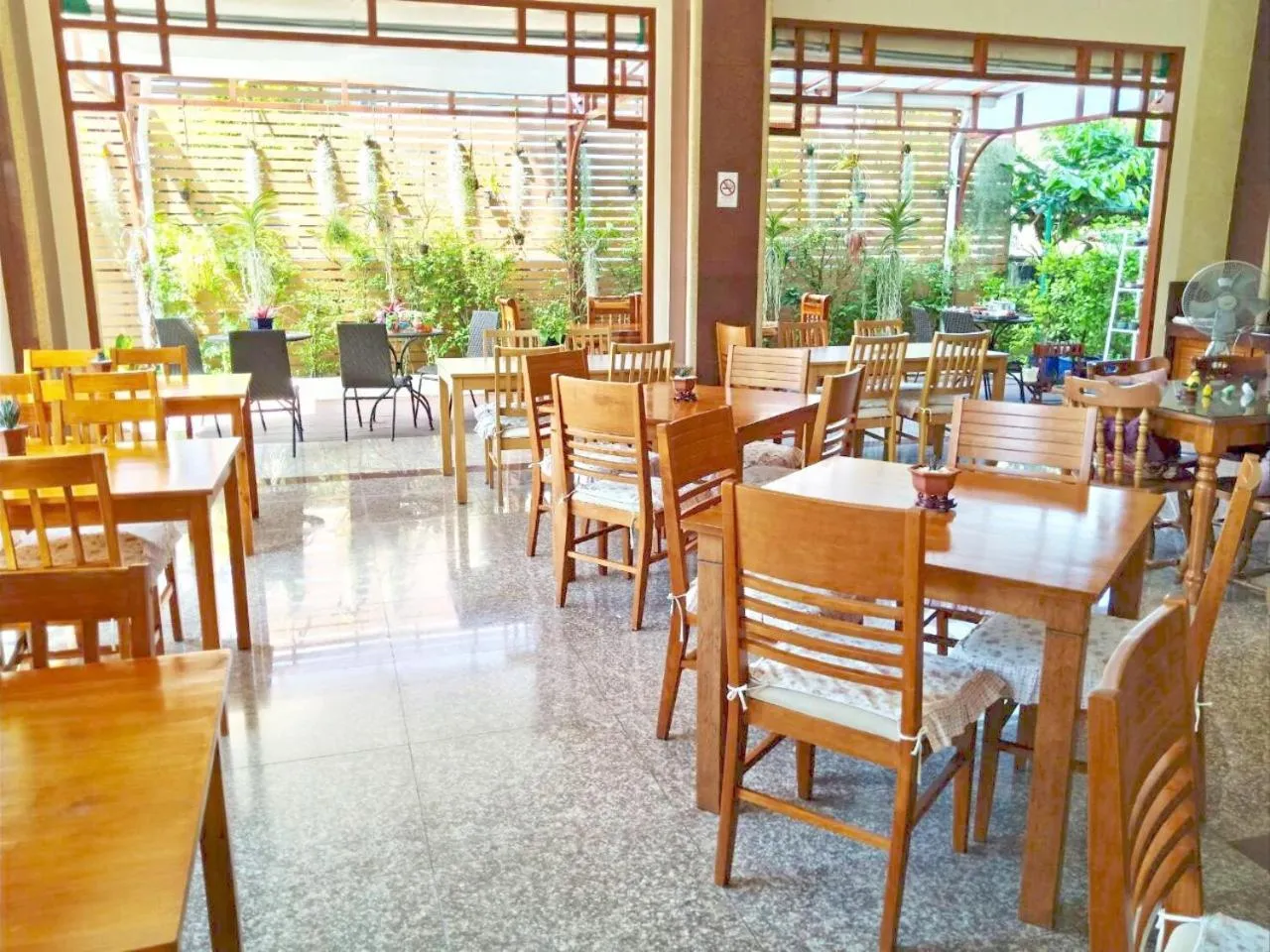 Restaurant/places to eat in Mei Zhou Phuket Hotel - SHA Plus