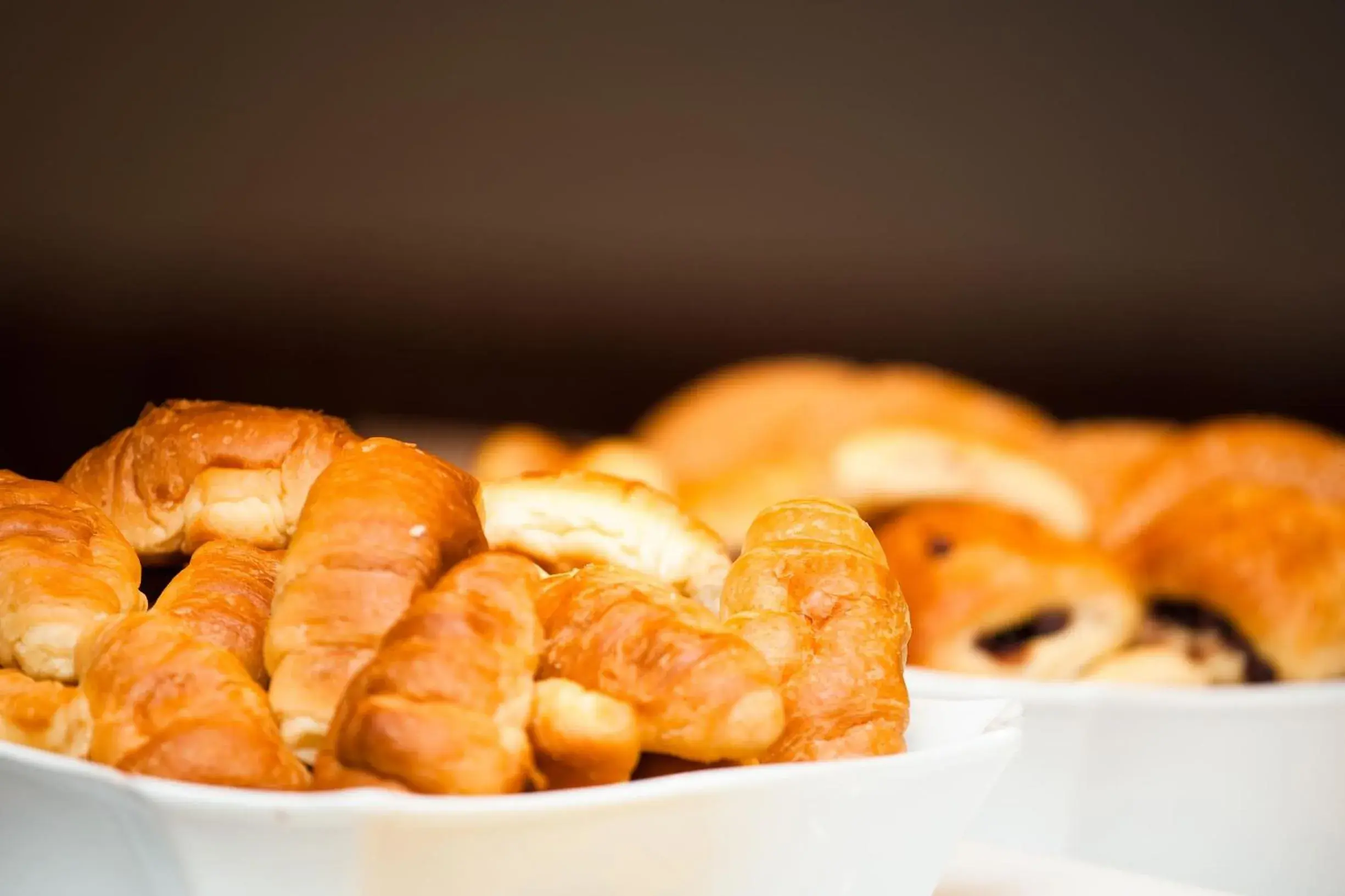 Breakfast in Hôtel & Suites Le Dauphin Québec Breakfast in Hôtel & Suites Le Dauphin Québec