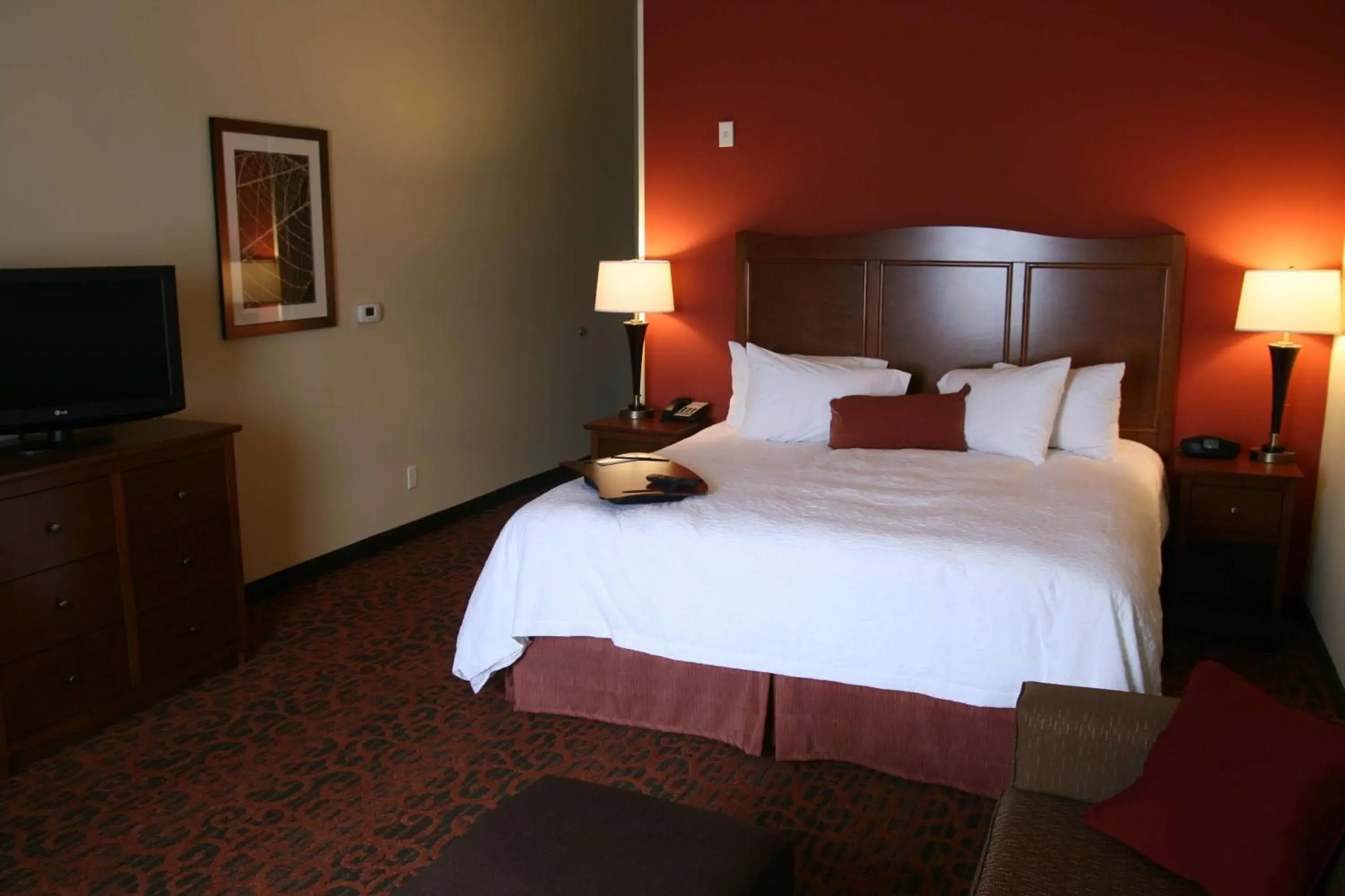 Bed in Hampton Inn & Suites Bastrop Bed in Hampton Inn & Suites Bastrop